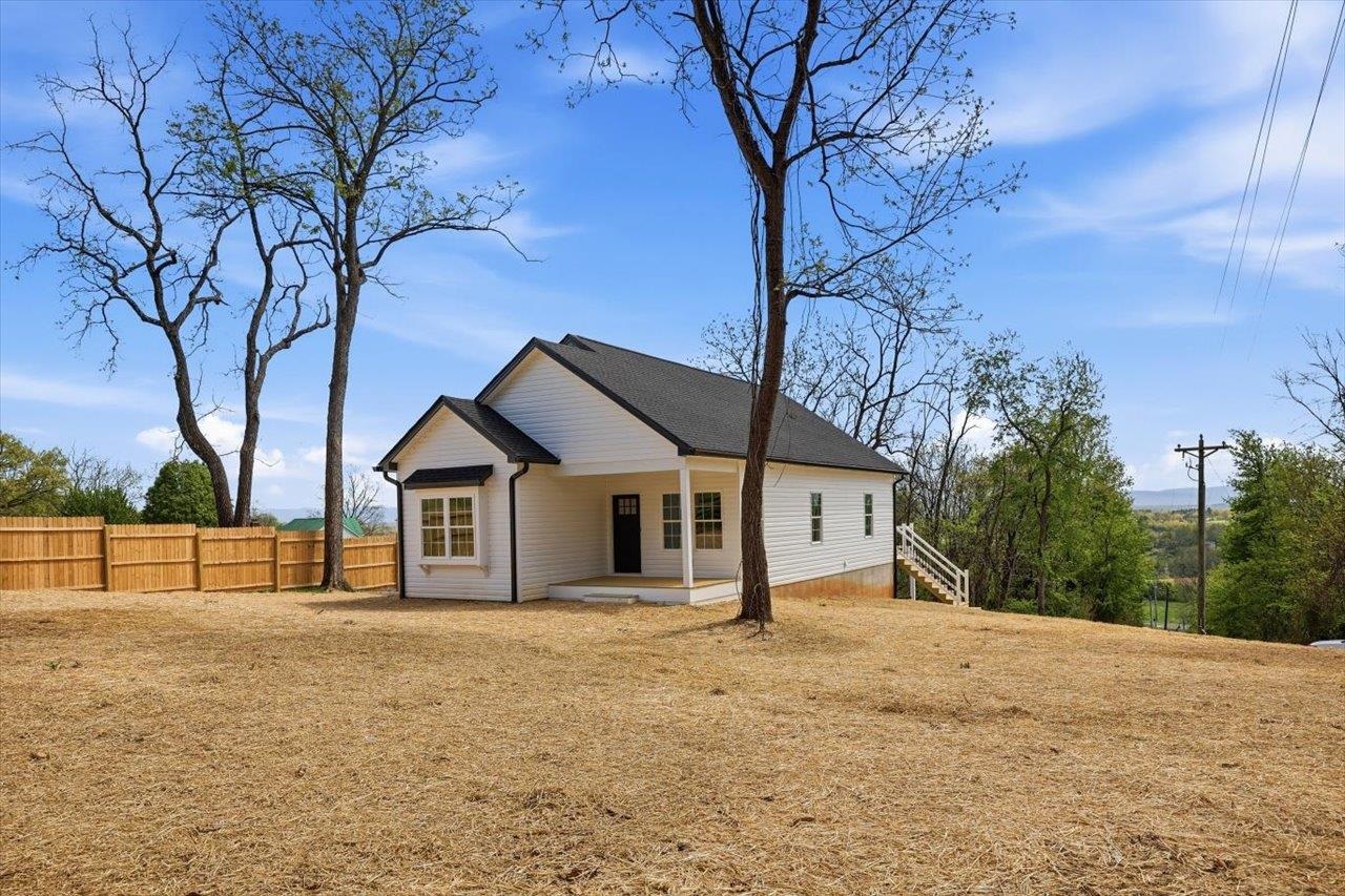 103 HILLTOP TERRACE RD, STAUNTON, Virginia 24401, 4 Bedrooms Bedrooms, ,2 BathroomsBathrooms,Residential,South on Rt 11 turn right on Fleetwood rd. At the,103 HILLTOP TERRACE RD,675856 MLS # 675856