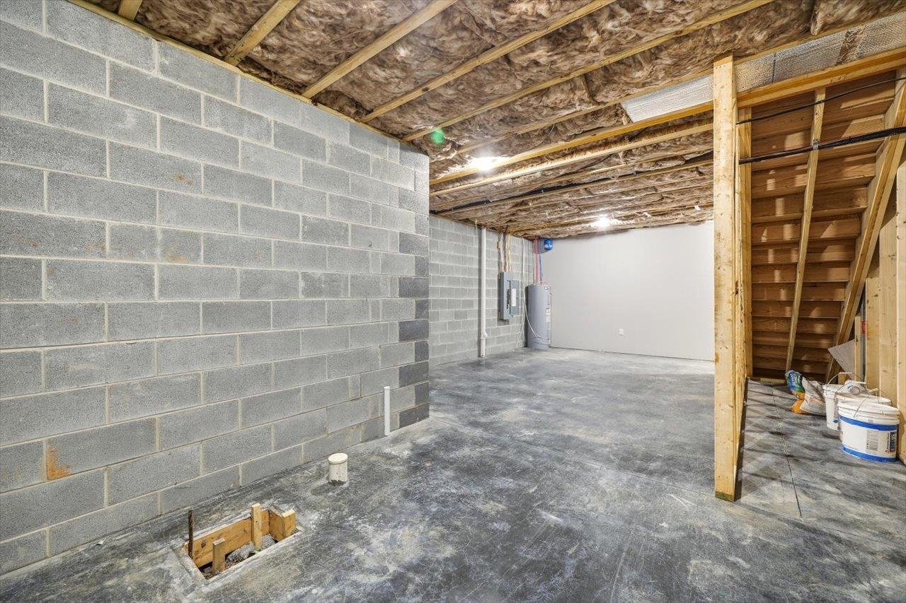 103 HILLTOP TERRACE RD, STAUNTON, Virginia 24401, 4 Bedrooms Bedrooms, ,2 BathroomsBathrooms,Residential,South on Rt 11 turn right on Fleetwood rd. At the,103 HILLTOP TERRACE RD,675856 MLS # 675856