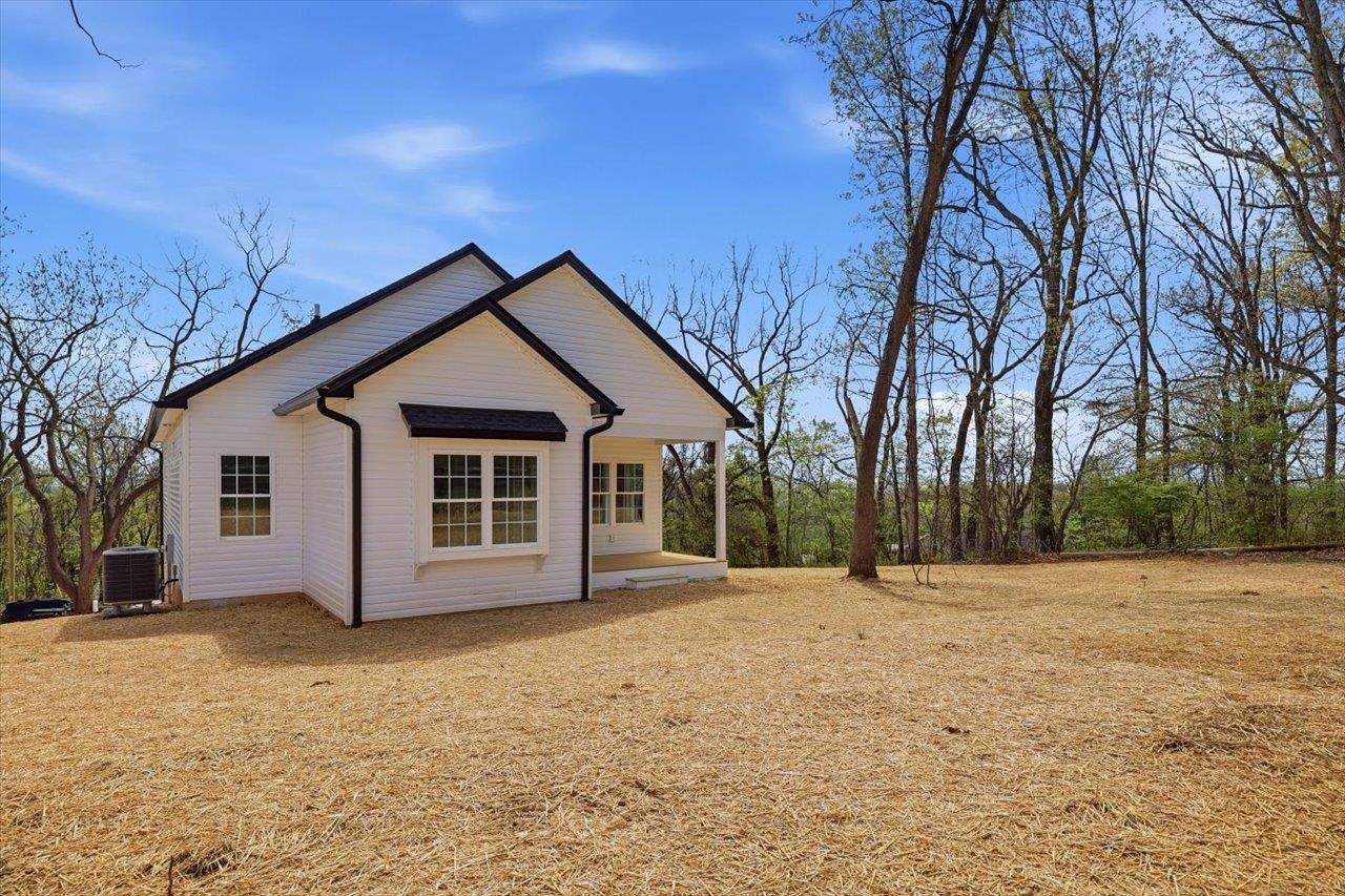 103 HILLTOP TERRACE RD, STAUNTON, Virginia 24401, 4 Bedrooms Bedrooms, ,2 BathroomsBathrooms,Residential,South on Rt 11 turn right on Fleetwood rd. At the,103 HILLTOP TERRACE RD,675856 MLS # 675856