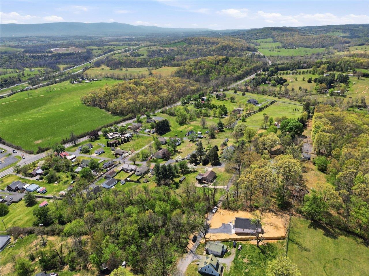 103 HILLTOP TERRACE RD, STAUNTON, Virginia 24401, 4 Bedrooms Bedrooms, ,2 BathroomsBathrooms,Residential,South on Rt 11 turn right on Fleetwood rd. At the,103 HILLTOP TERRACE RD,675856 MLS # 675856