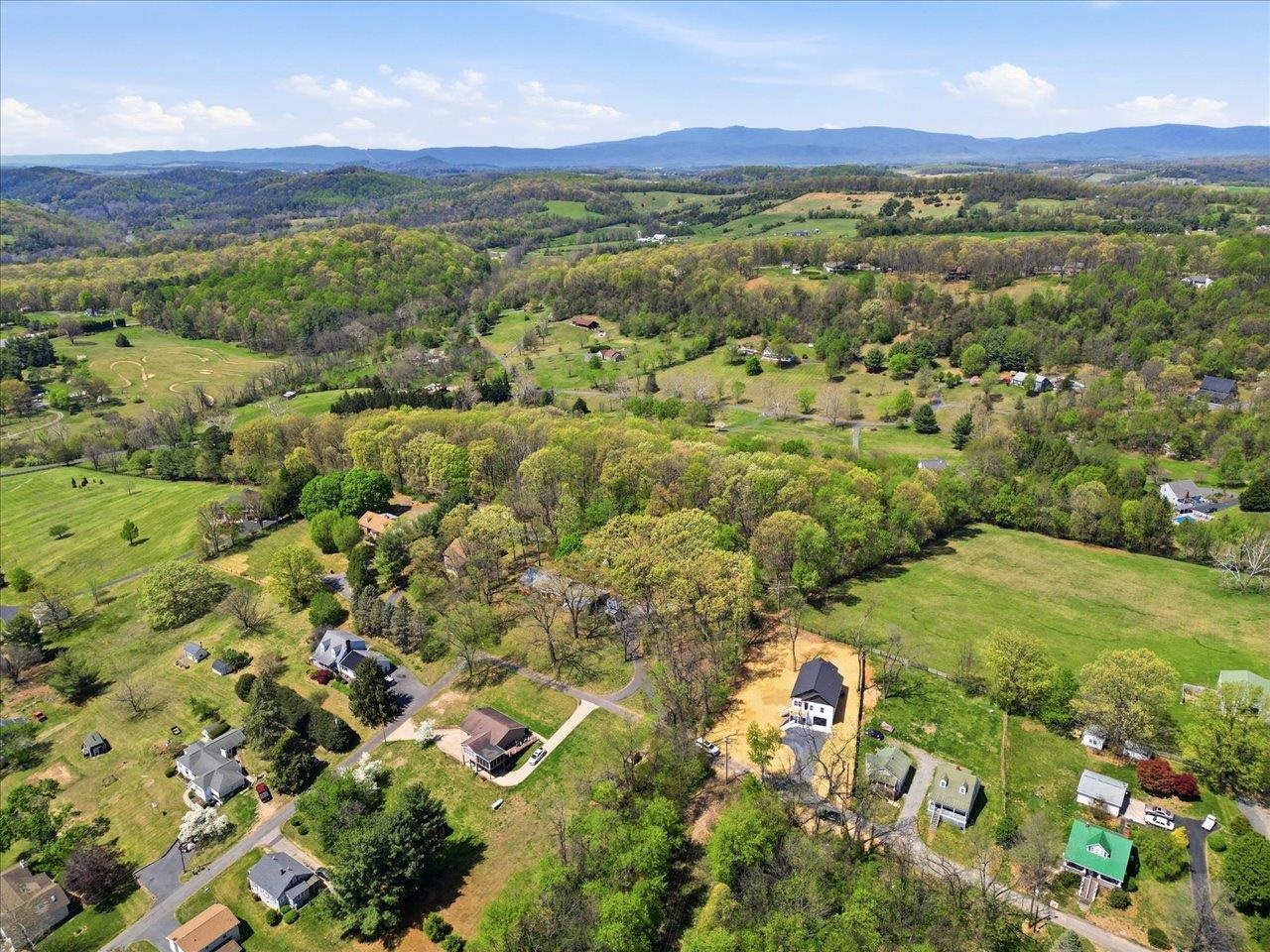 103 HILLTOP TERRACE RD, STAUNTON, Virginia 24401, 4 Bedrooms Bedrooms, ,2 BathroomsBathrooms,Residential,South on Rt 11 turn right on Fleetwood rd. At the,103 HILLTOP TERRACE RD,675856 MLS # 675856