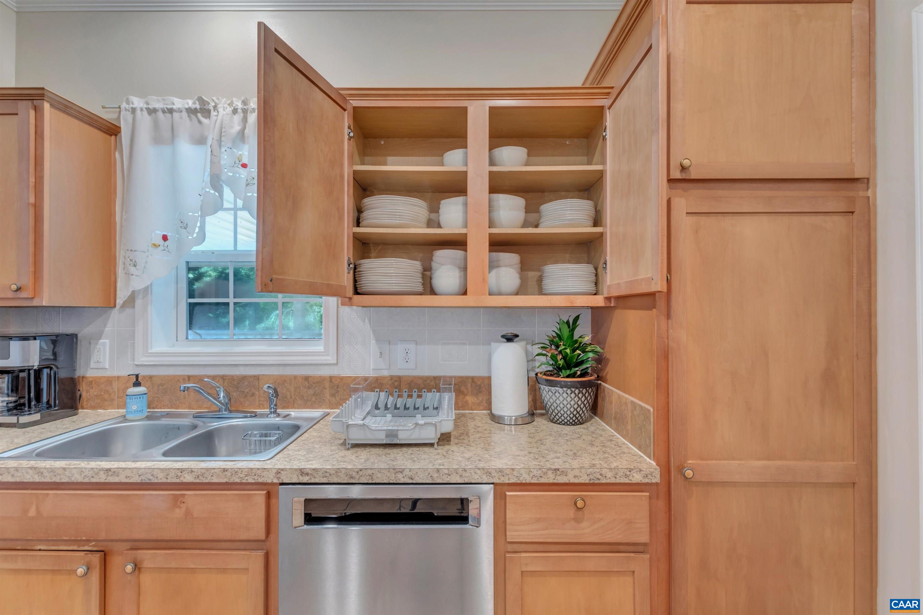 1006 LONG ST, CHARLOTTESVILLE, Virginia 22901, 5 Bedrooms Bedrooms, ,3 BathroomsBathrooms,Residential,1006 LONG ST,675857 MLS # 675857