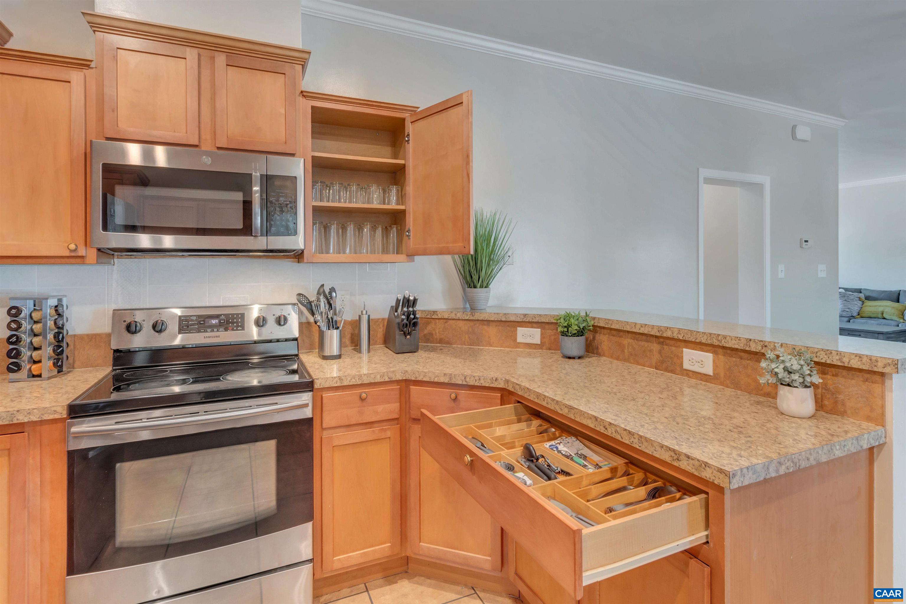 1006 LONG ST, CHARLOTTESVILLE, Virginia 22901, 5 Bedrooms Bedrooms, ,3 BathroomsBathrooms,Residential,1006 LONG ST,675857 MLS # 675857