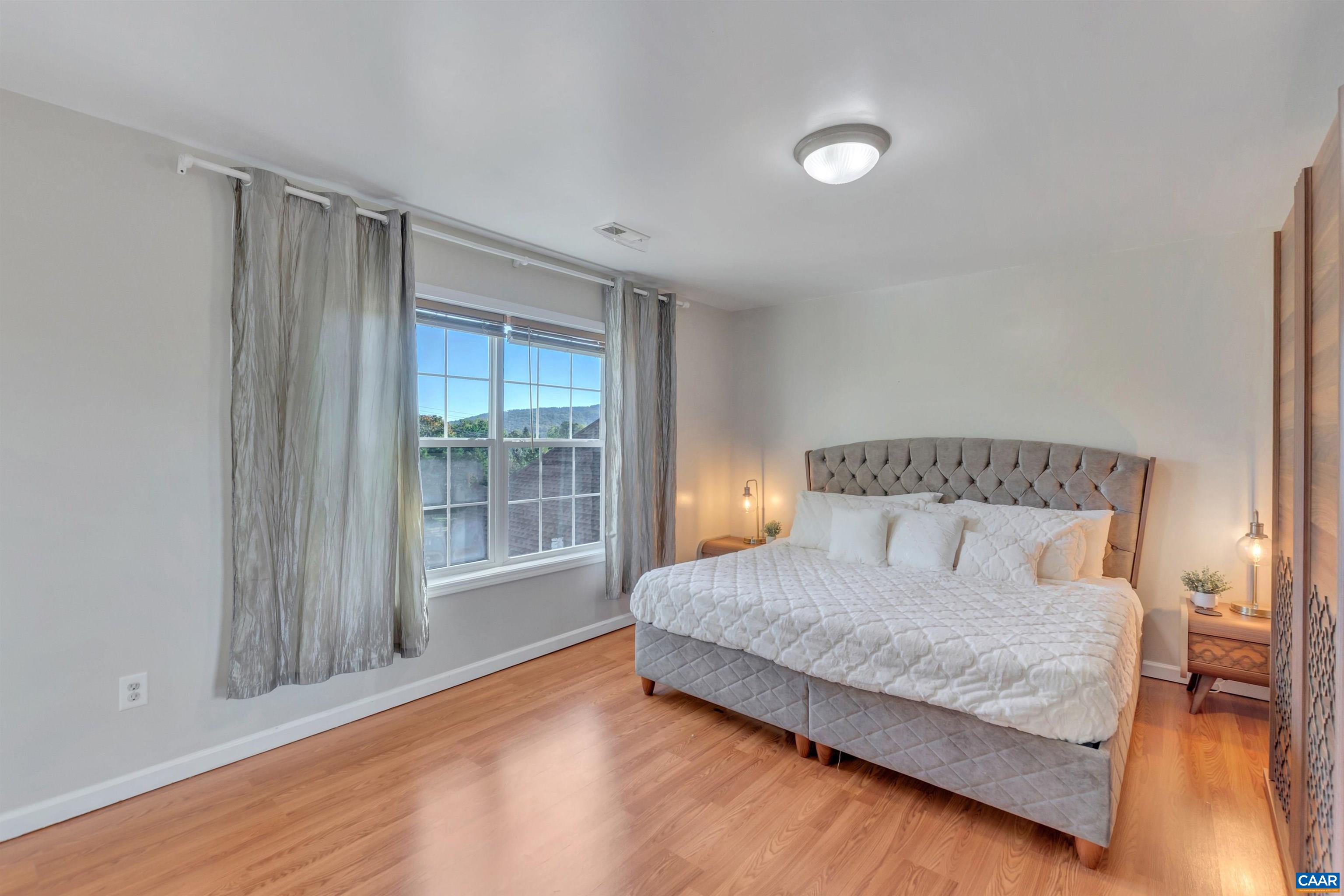 1006 LONG ST, CHARLOTTESVILLE, Virginia 22901, 5 Bedrooms Bedrooms, ,3 BathroomsBathrooms,Residential,1006 LONG ST,675857 MLS # 675857