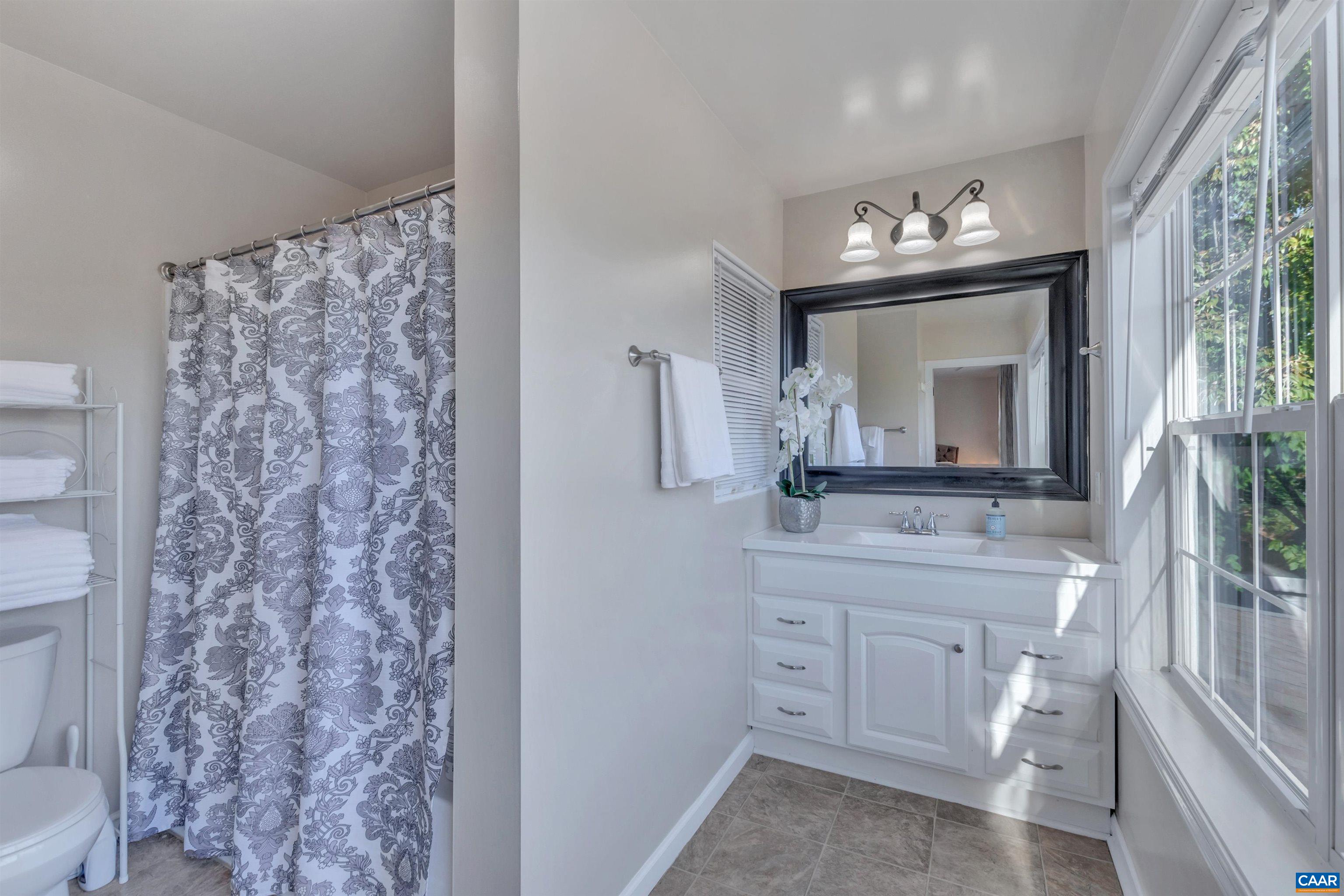 1006 LONG ST, CHARLOTTESVILLE, Virginia 22901, 5 Bedrooms Bedrooms, ,3 BathroomsBathrooms,Residential,1006 LONG ST,675857 MLS # 675857