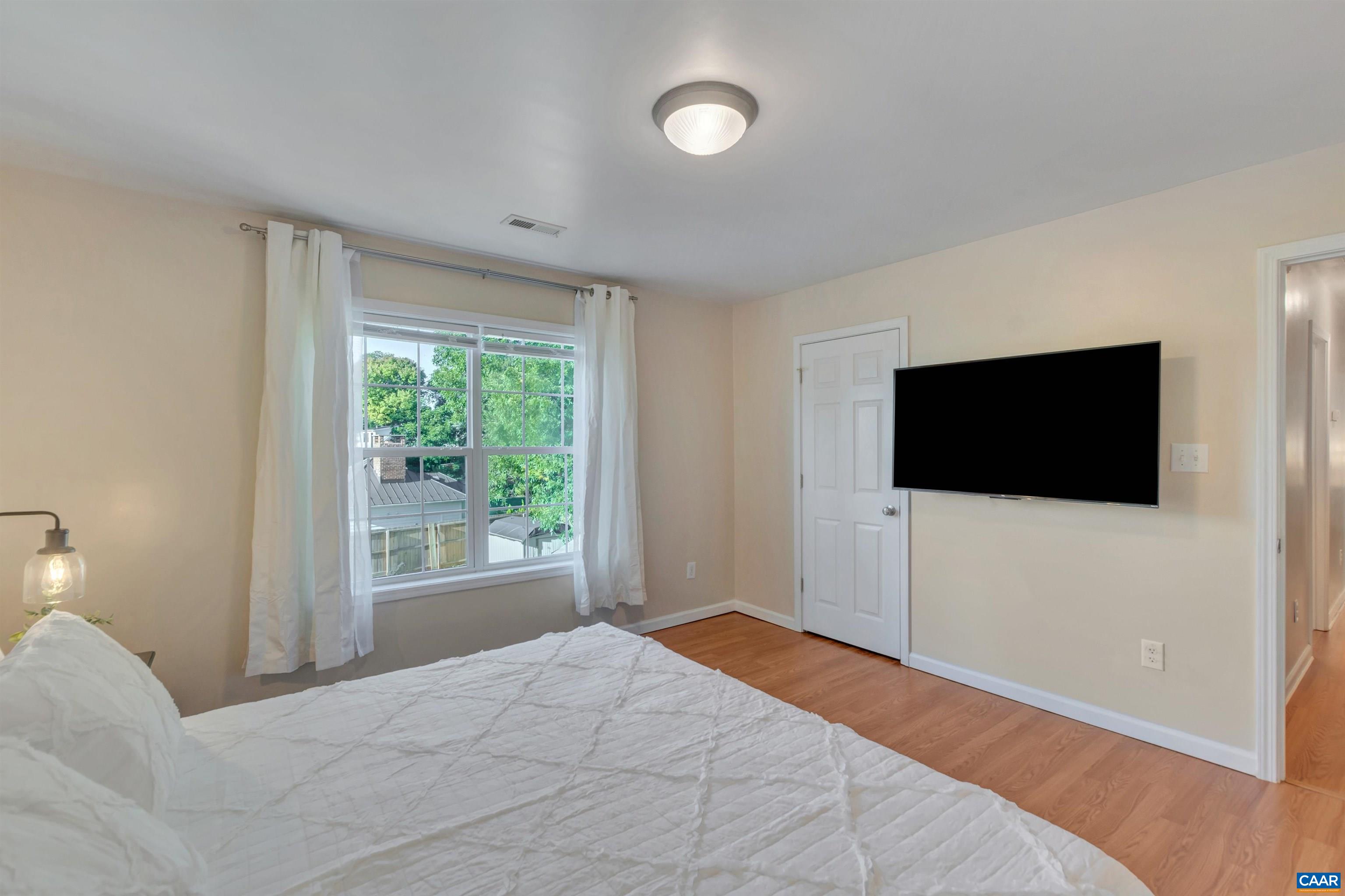 1006 LONG ST, CHARLOTTESVILLE, Virginia 22901, 5 Bedrooms Bedrooms, ,3 BathroomsBathrooms,Residential,1006 LONG ST,675857 MLS # 675857