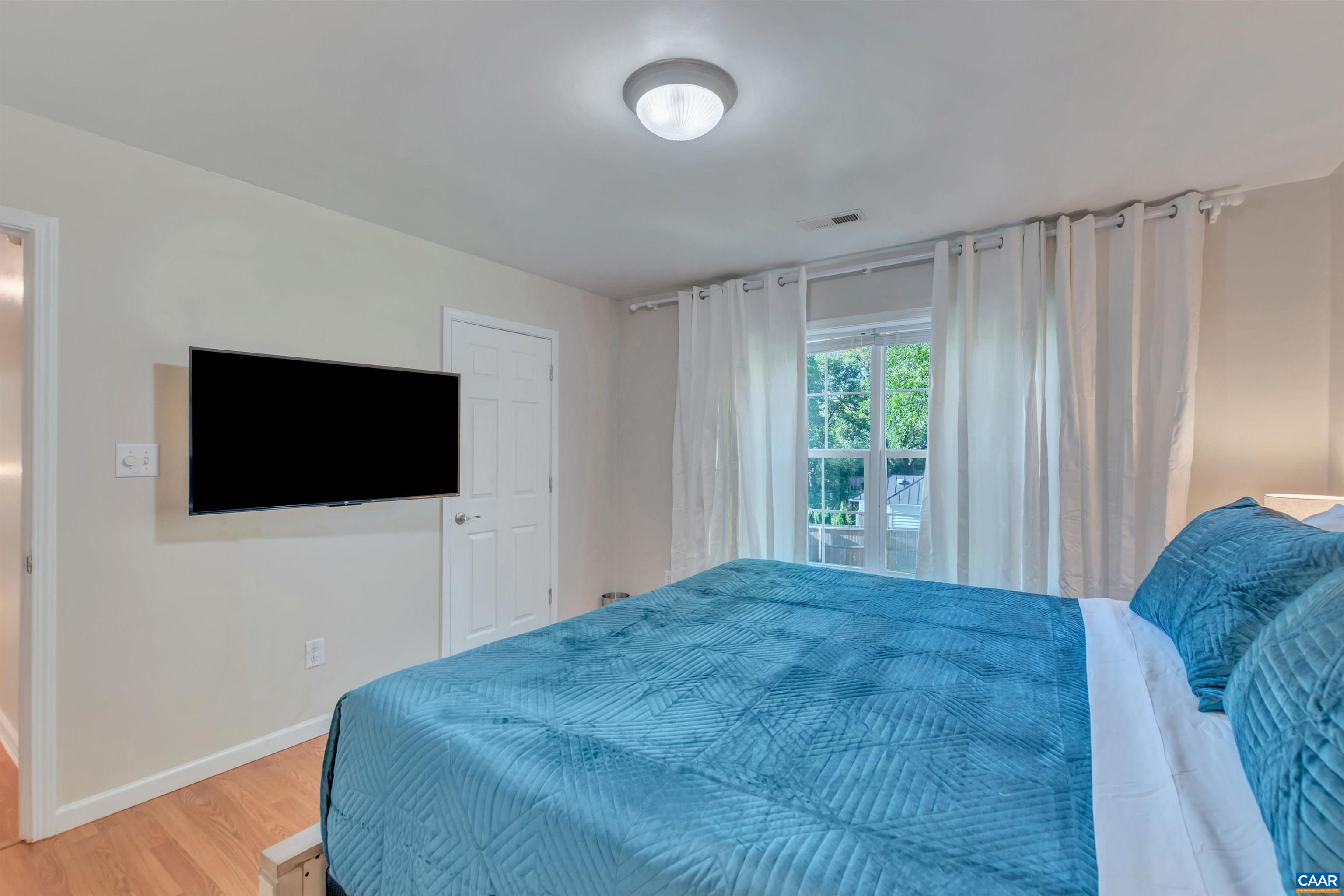 1006 LONG ST, CHARLOTTESVILLE, Virginia 22901, 5 Bedrooms Bedrooms, ,3 BathroomsBathrooms,Residential,1006 LONG ST,675857 MLS # 675857