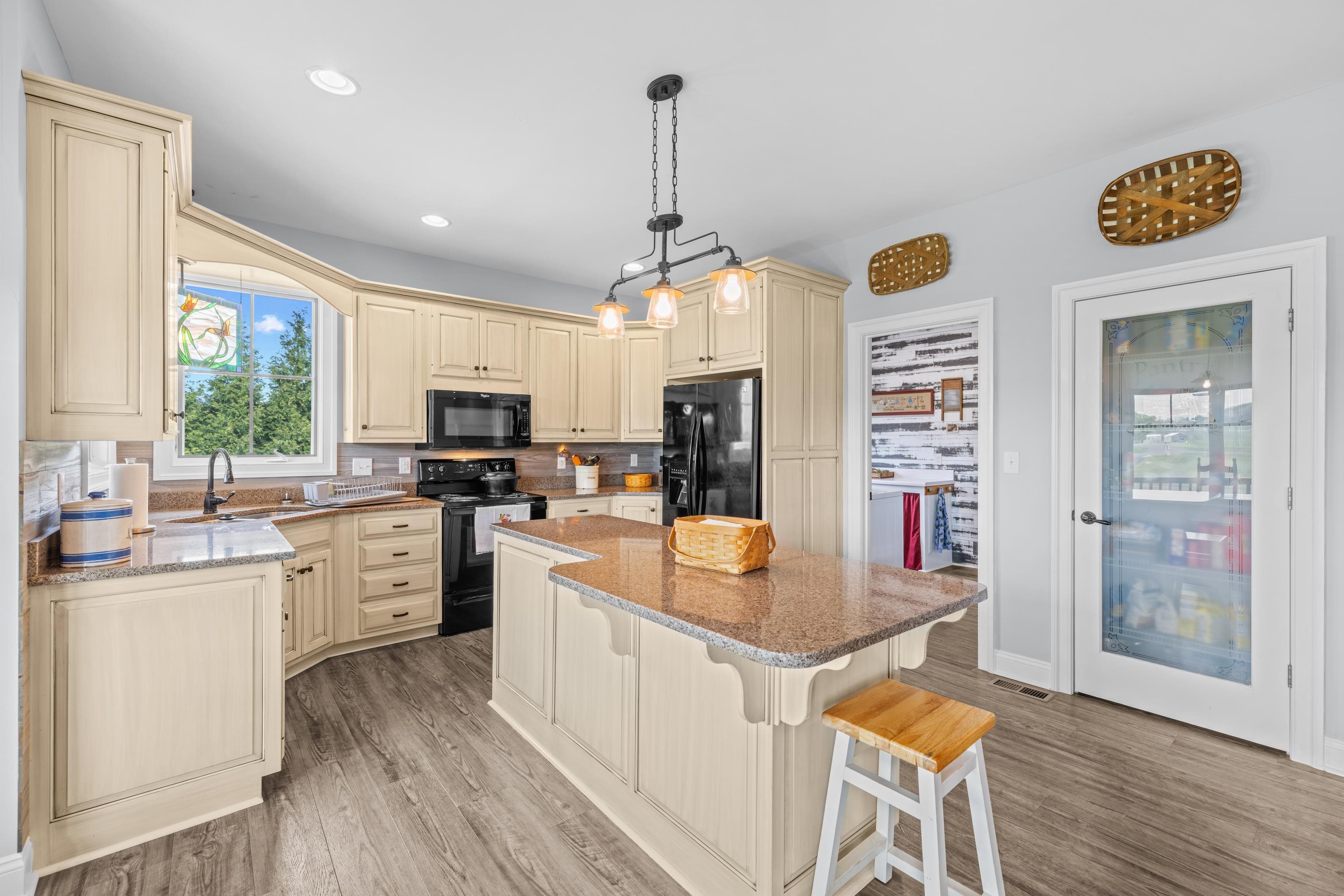 2390 TINKLING SPRING RD, STUARTS DRAFT, Virginia 24477, 3 Bedrooms Bedrooms, ,2 BathroomsBathrooms,Residential,2390 TINKLING SPRING RD,675858 MLS # 675858