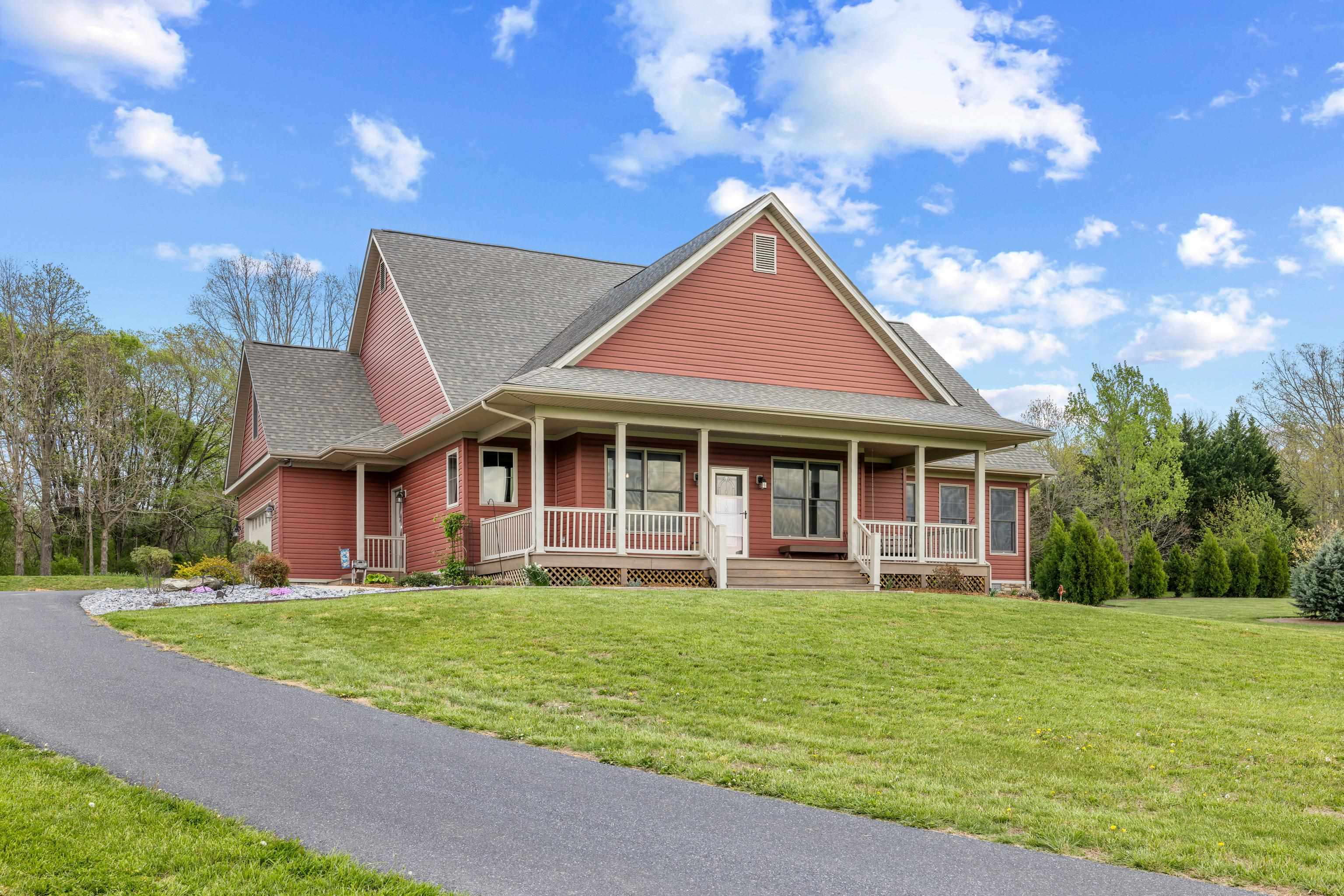 2390 TINKLING SPRING RD, STUARTS DRAFT, Virginia 24477, 3 Bedrooms Bedrooms, ,2 BathroomsBathrooms,Residential,2390 TINKLING SPRING RD,675858 MLS # 675858