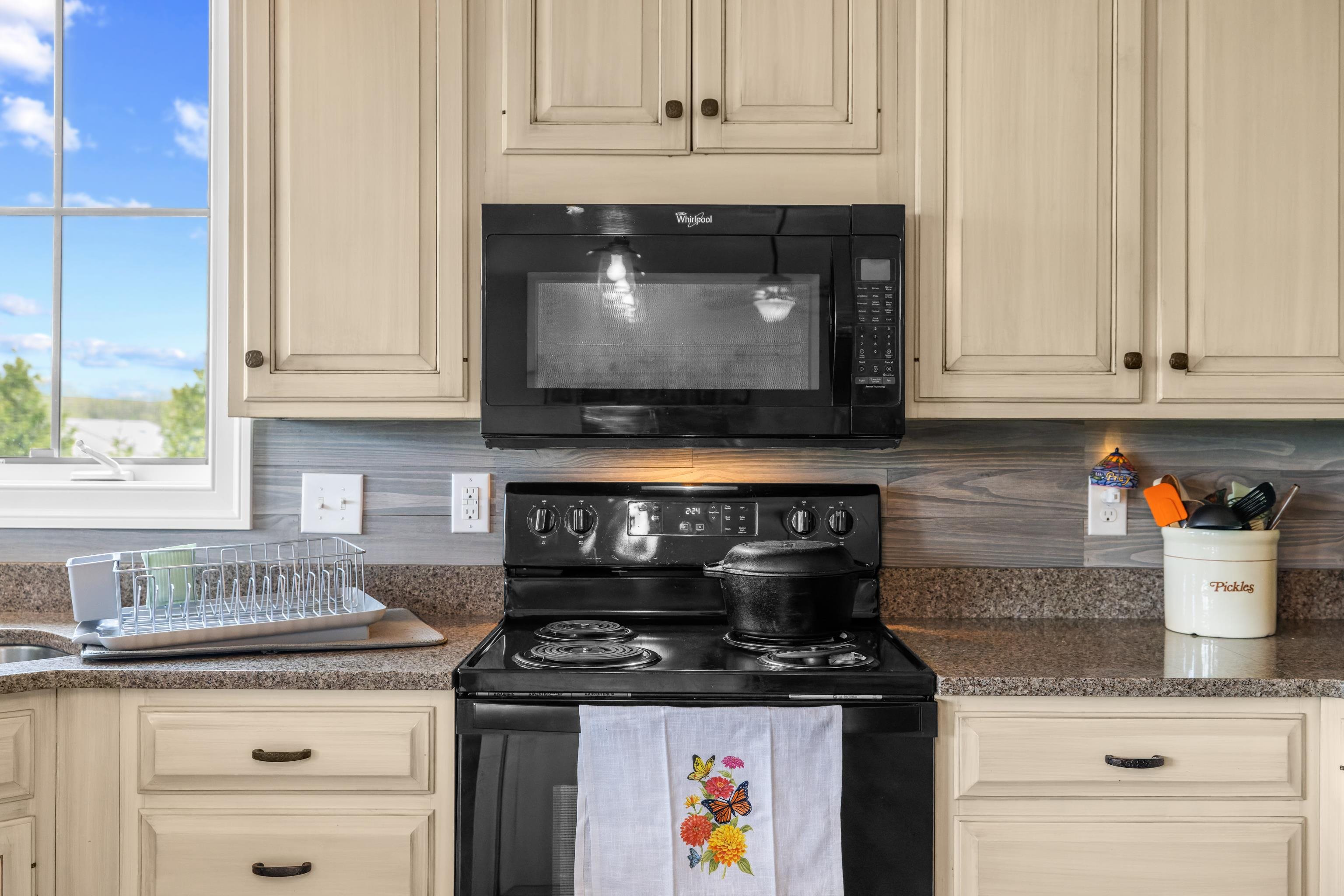 2390 TINKLING SPRING RD, STUARTS DRAFT, Virginia 24477, 3 Bedrooms Bedrooms, ,2 BathroomsBathrooms,Residential,2390 TINKLING SPRING RD,675858 MLS # 675858