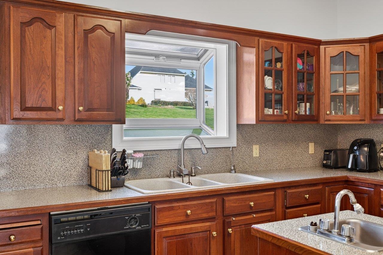 1837 PARK RD, HARRISONBURG, Virginia 22802, 5 Bedrooms Bedrooms, ,3 BathroomsBathrooms,Residential,1837 PARK RD,675862 MLS # 675862