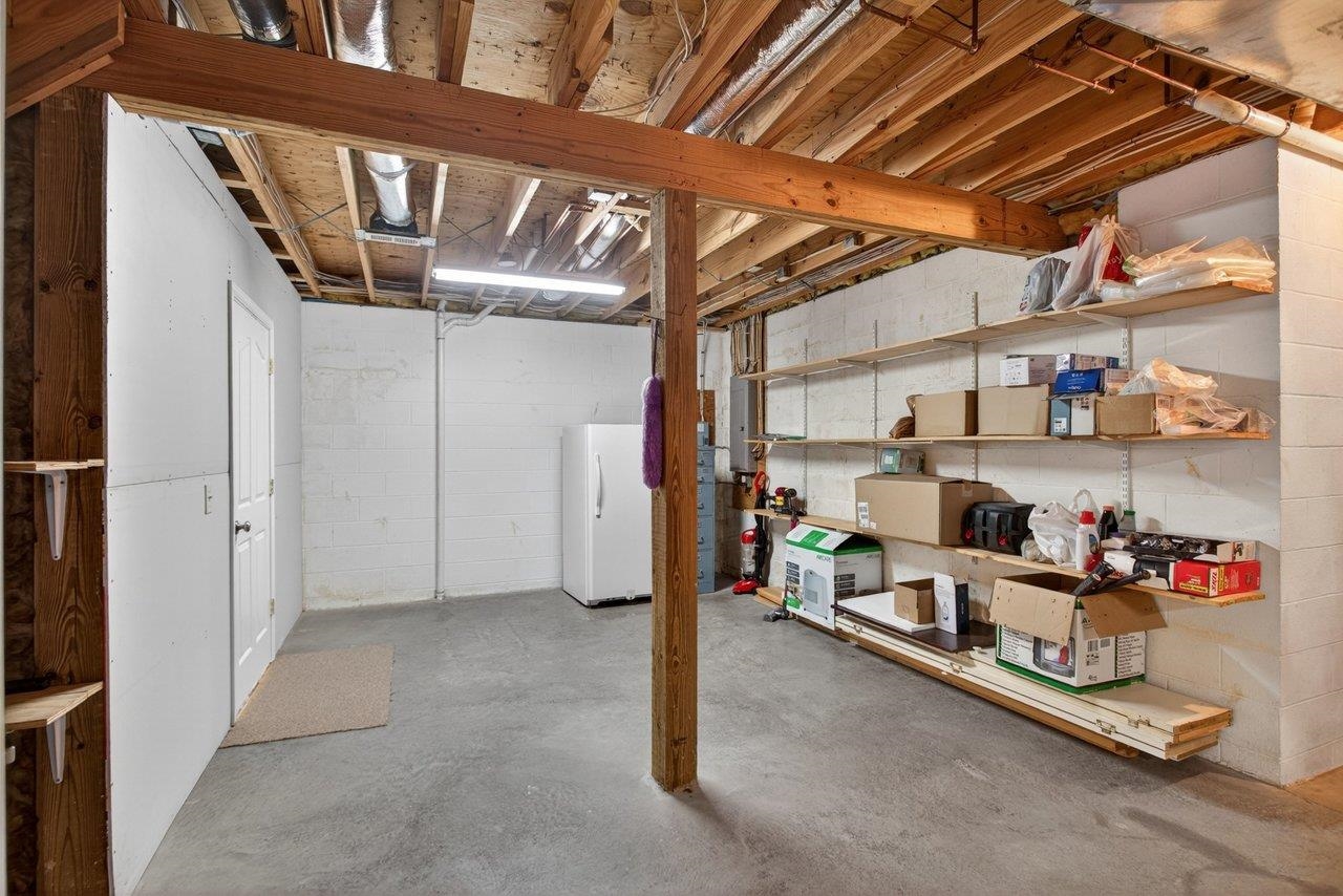 1837 PARK RD, HARRISONBURG, Virginia 22802, 5 Bedrooms Bedrooms, ,3 BathroomsBathrooms,Residential,1837 PARK RD,675862 MLS # 675862