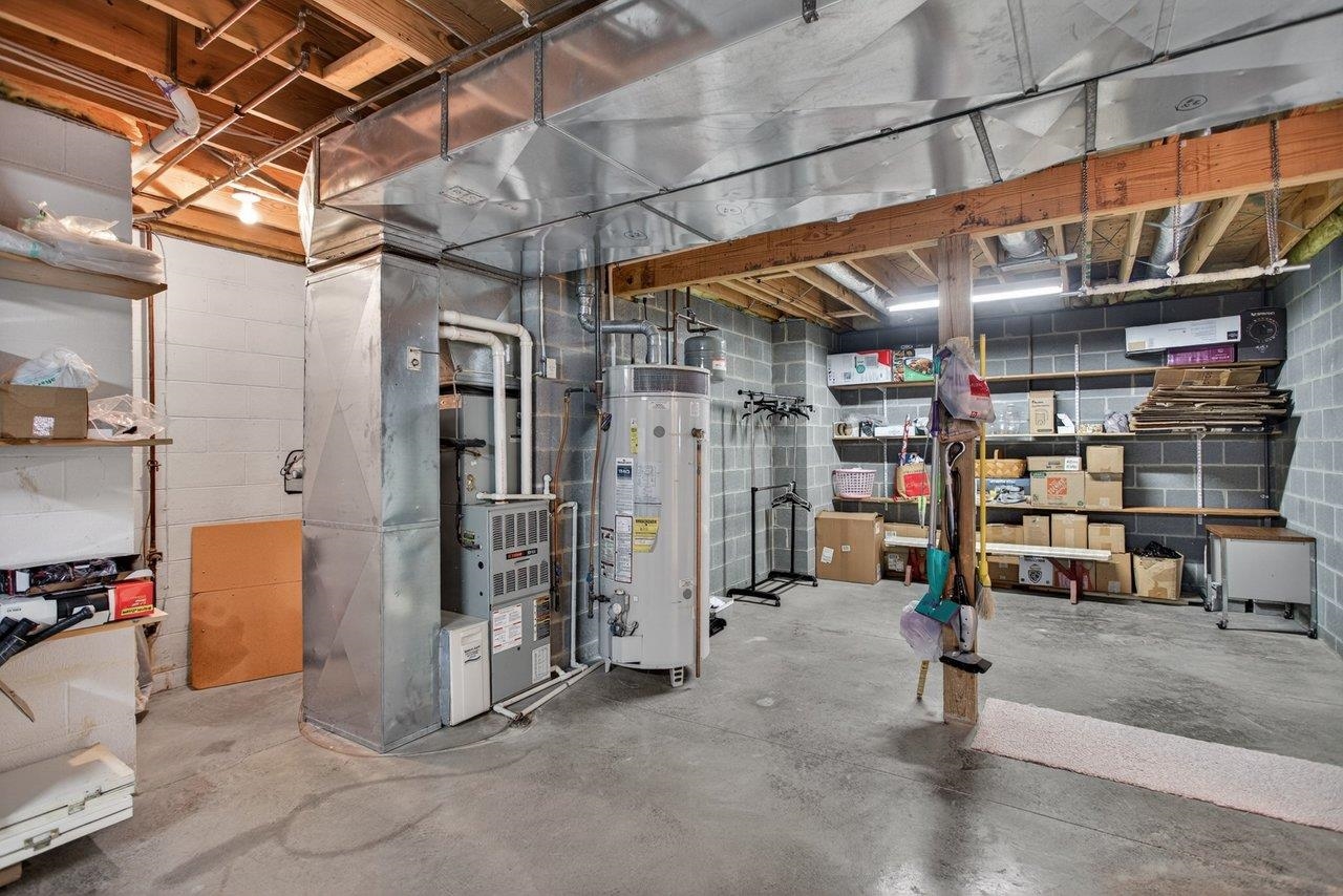 1837 PARK RD, HARRISONBURG, Virginia 22802, 5 Bedrooms Bedrooms, ,3 BathroomsBathrooms,Residential,1837 PARK RD,675862 MLS # 675862