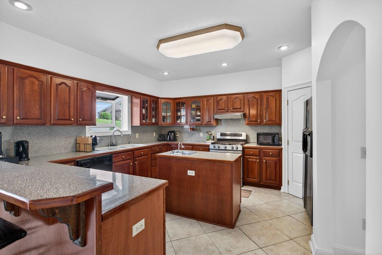 1837 PARK RD, HARRISONBURG, Virginia 22802, 5 Bedrooms Bedrooms, ,3 BathroomsBathrooms,Residential,1837 PARK RD,675862 MLS # 675862