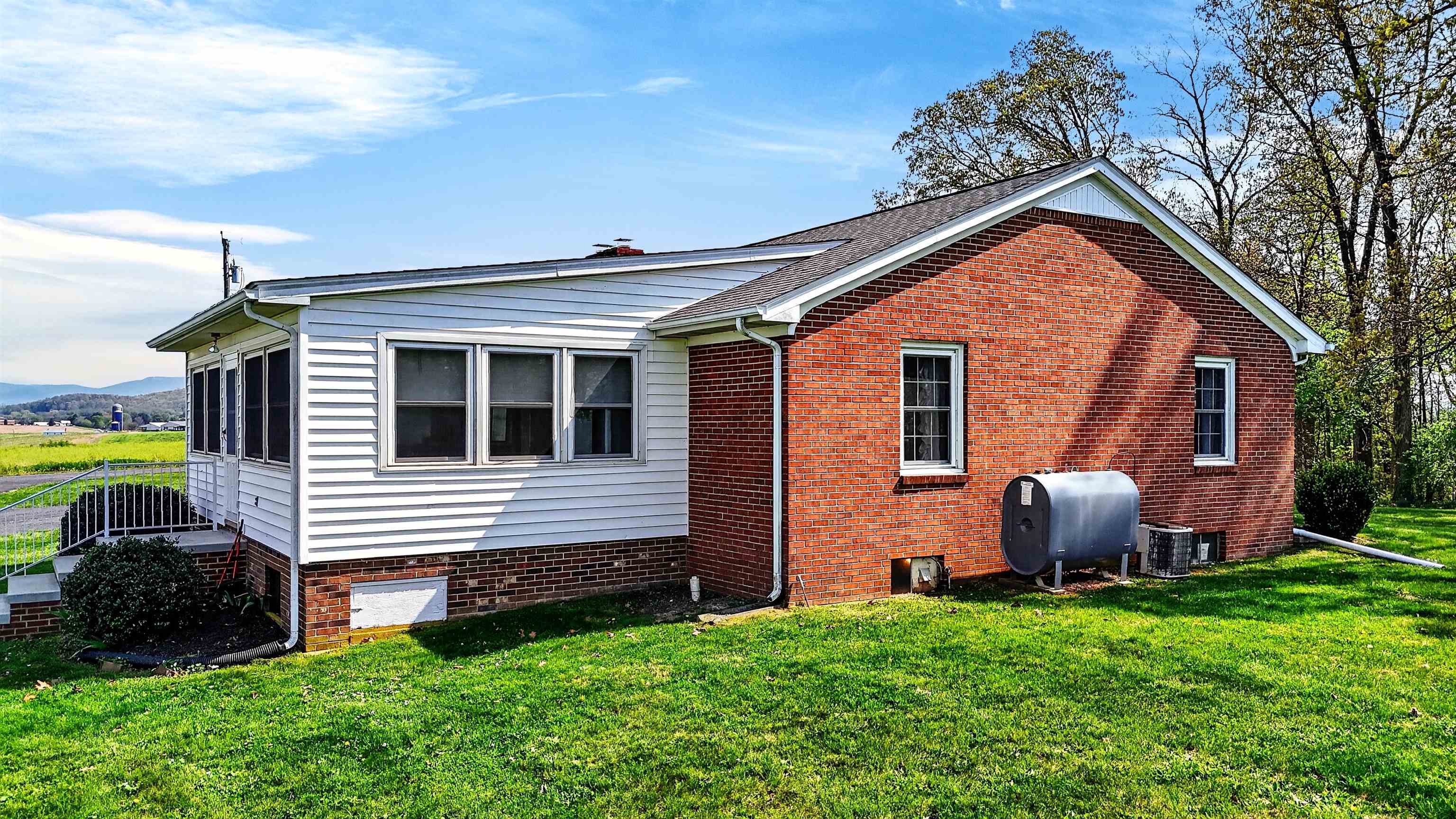 1522 DAM TOWN RD, FORT DEFIANCE, Virginia 24437, 3 Bedrooms Bedrooms, ,2 BathroomsBathrooms,Residential,1522 DAM TOWN RD,675869 MLS # 675869