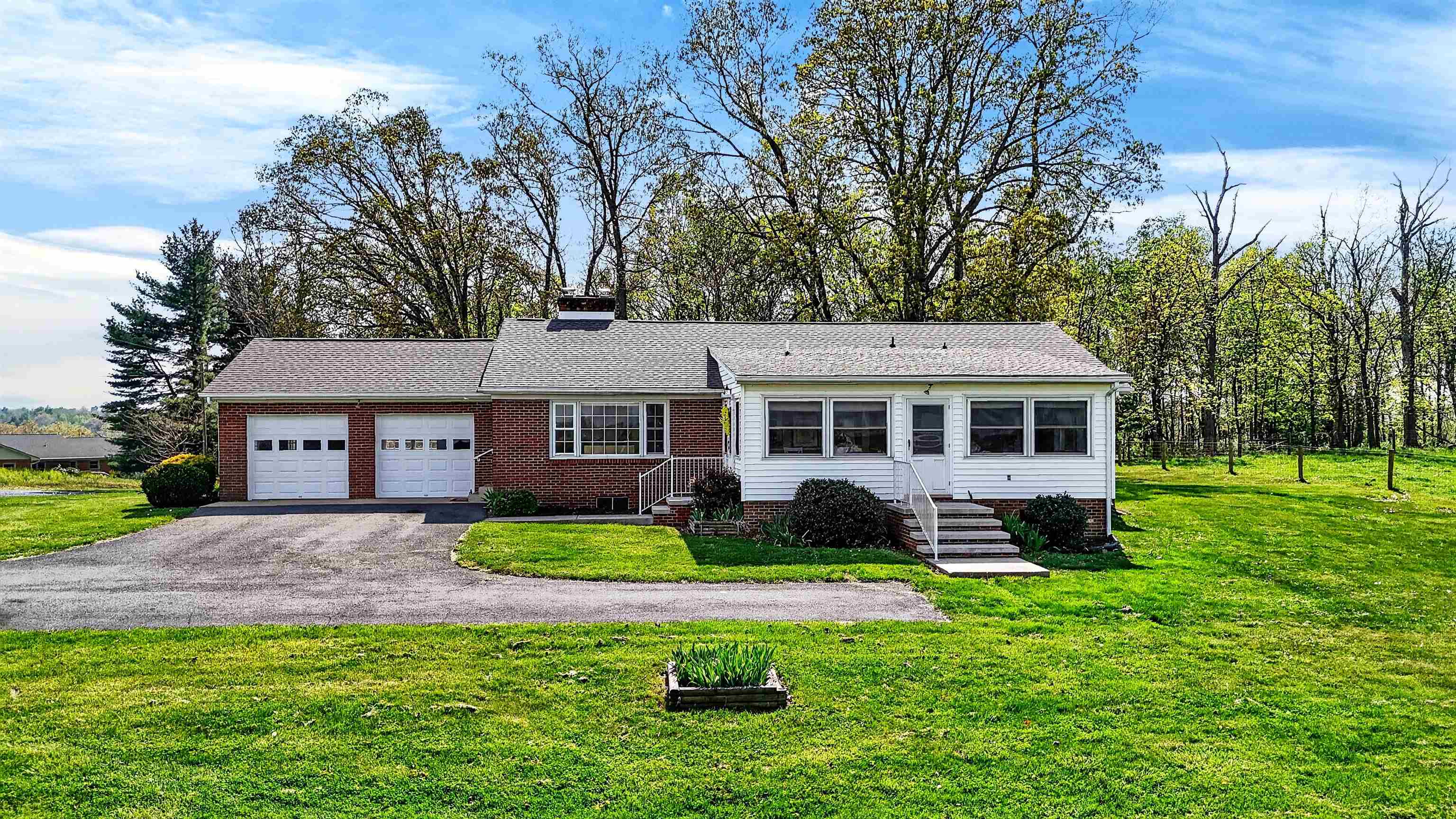 1522 DAM TOWN RD, FORT DEFIANCE, Virginia 24437, 3 Bedrooms Bedrooms, ,2 BathroomsBathrooms,Residential,1522 DAM TOWN RD,675869 MLS # 675869