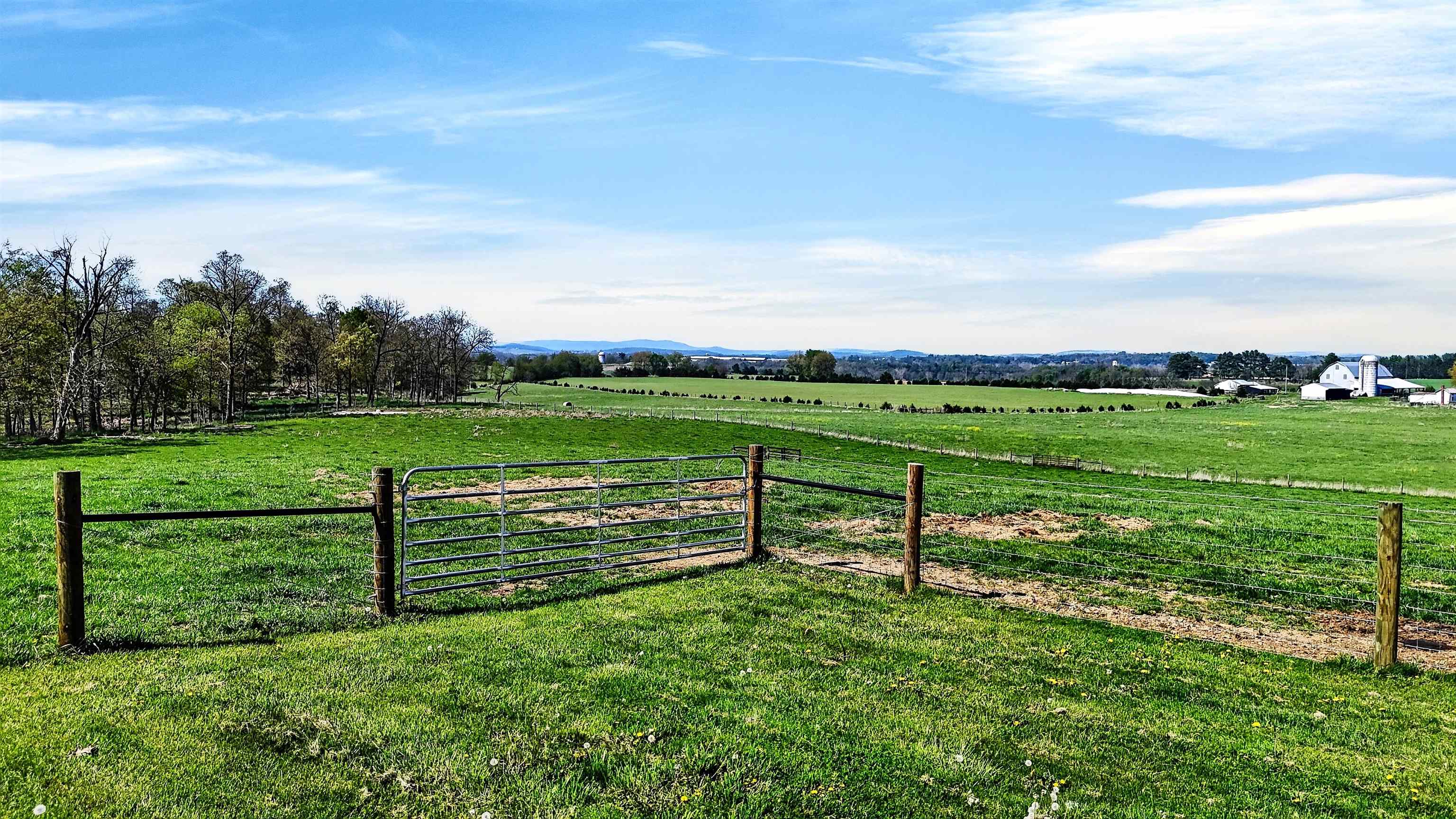 1522 DAM TOWN RD, FORT DEFIANCE, Virginia 24437, 3 Bedrooms Bedrooms, ,2 BathroomsBathrooms,Residential,1522 DAM TOWN RD,675869 MLS # 675869