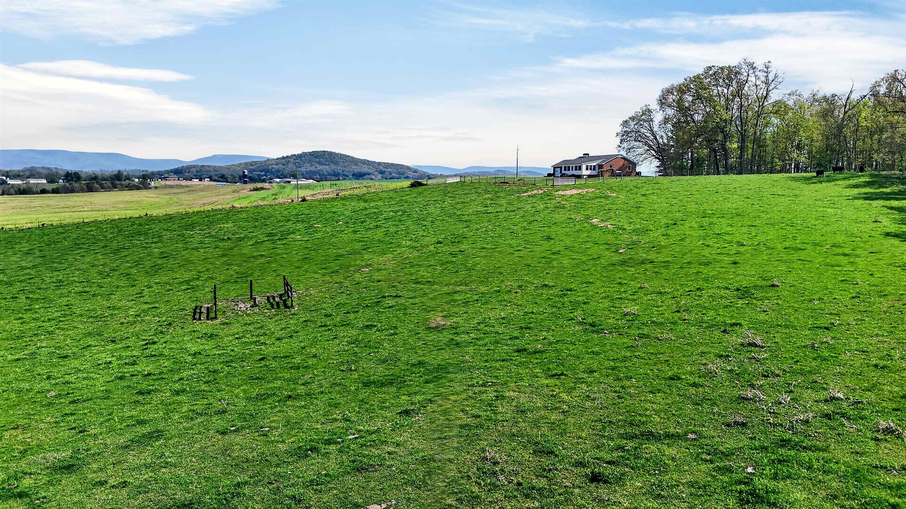 1522 DAM TOWN RD, FORT DEFIANCE, Virginia 24437, 3 Bedrooms Bedrooms, ,2 BathroomsBathrooms,Residential,1522 DAM TOWN RD,675869 MLS # 675869