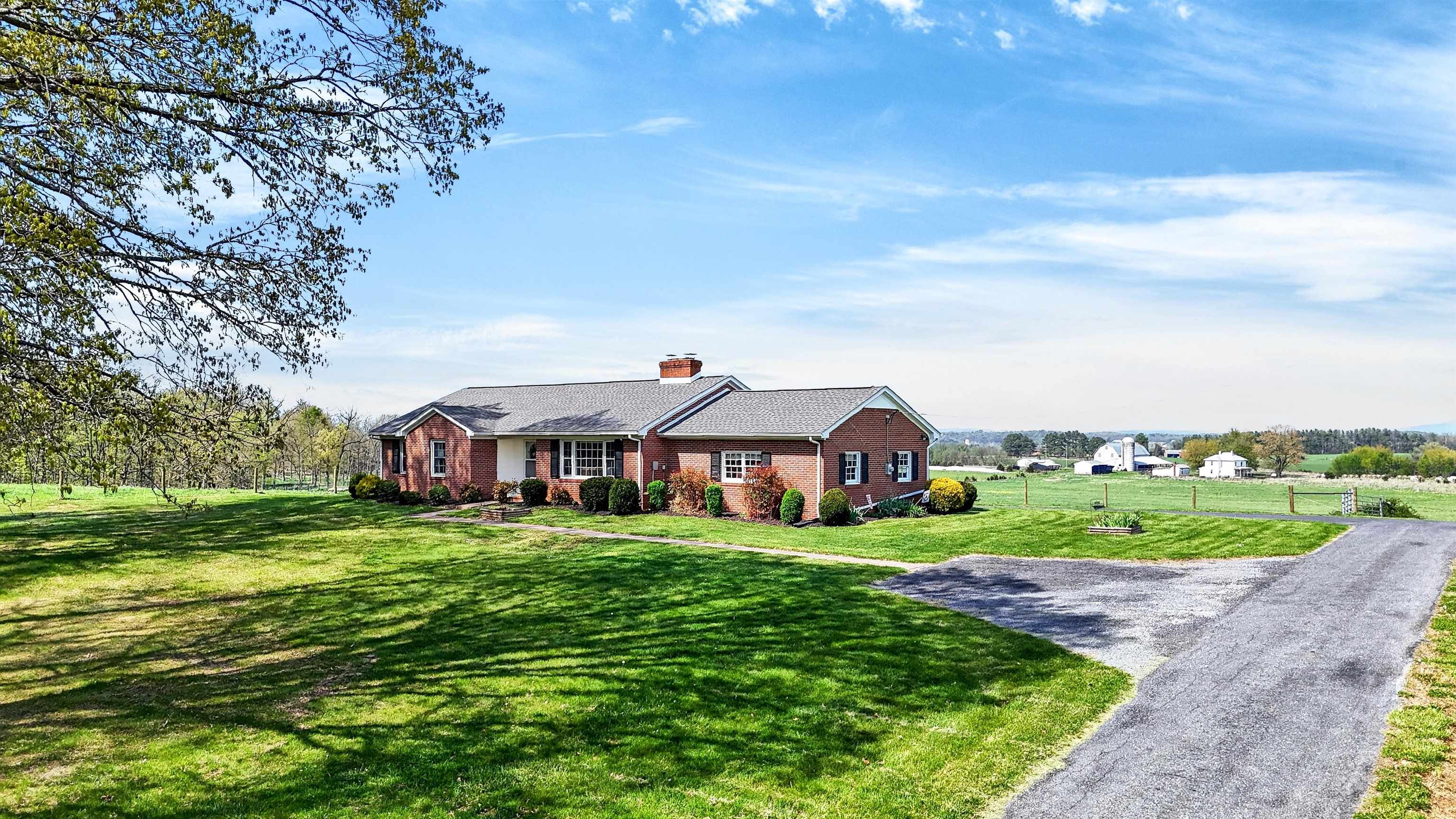 1522 DAM TOWN RD, FORT DEFIANCE, Virginia 24437, 3 Bedrooms Bedrooms, ,2 BathroomsBathrooms,Residential,1522 DAM TOWN RD,675869 MLS # 675869