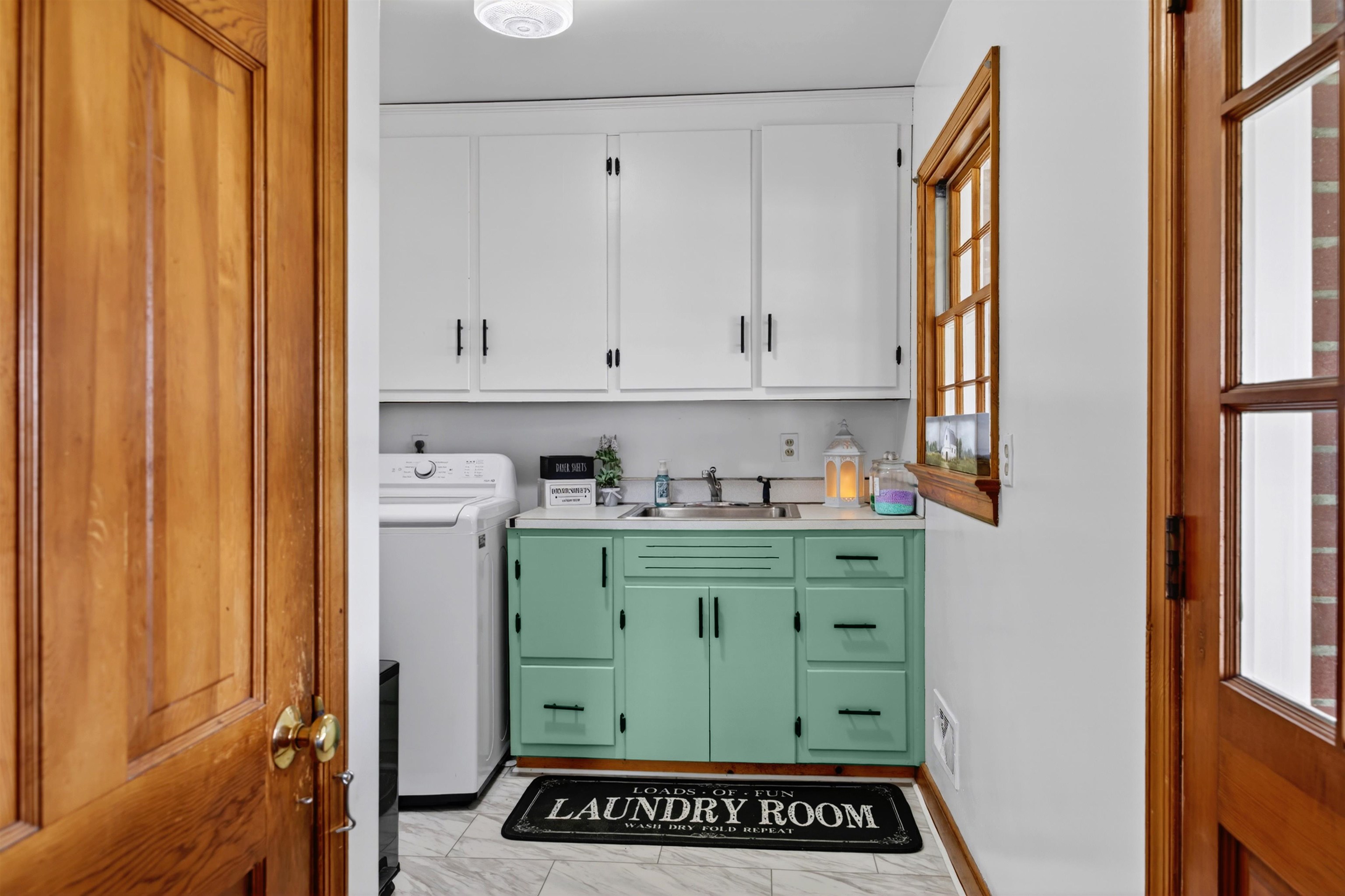 1522 DAM TOWN RD, FORT DEFIANCE, Virginia 24437, 3 Bedrooms Bedrooms, ,2 BathroomsBathrooms,Residential,1522 DAM TOWN RD,675869 MLS # 675869