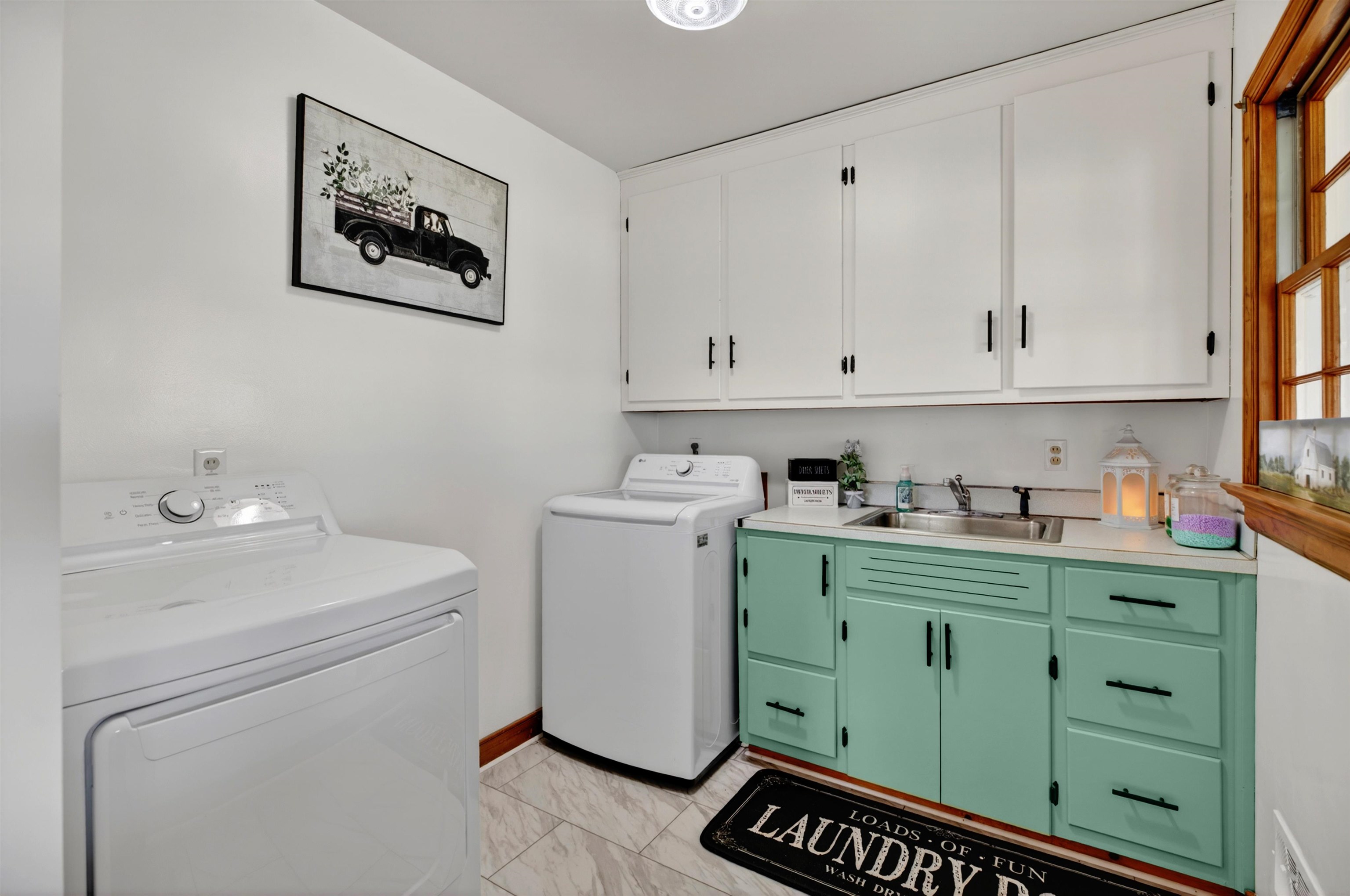 1522 DAM TOWN RD, FORT DEFIANCE, Virginia 24437, 3 Bedrooms Bedrooms, ,2 BathroomsBathrooms,Residential,1522 DAM TOWN RD,675869 MLS # 675869