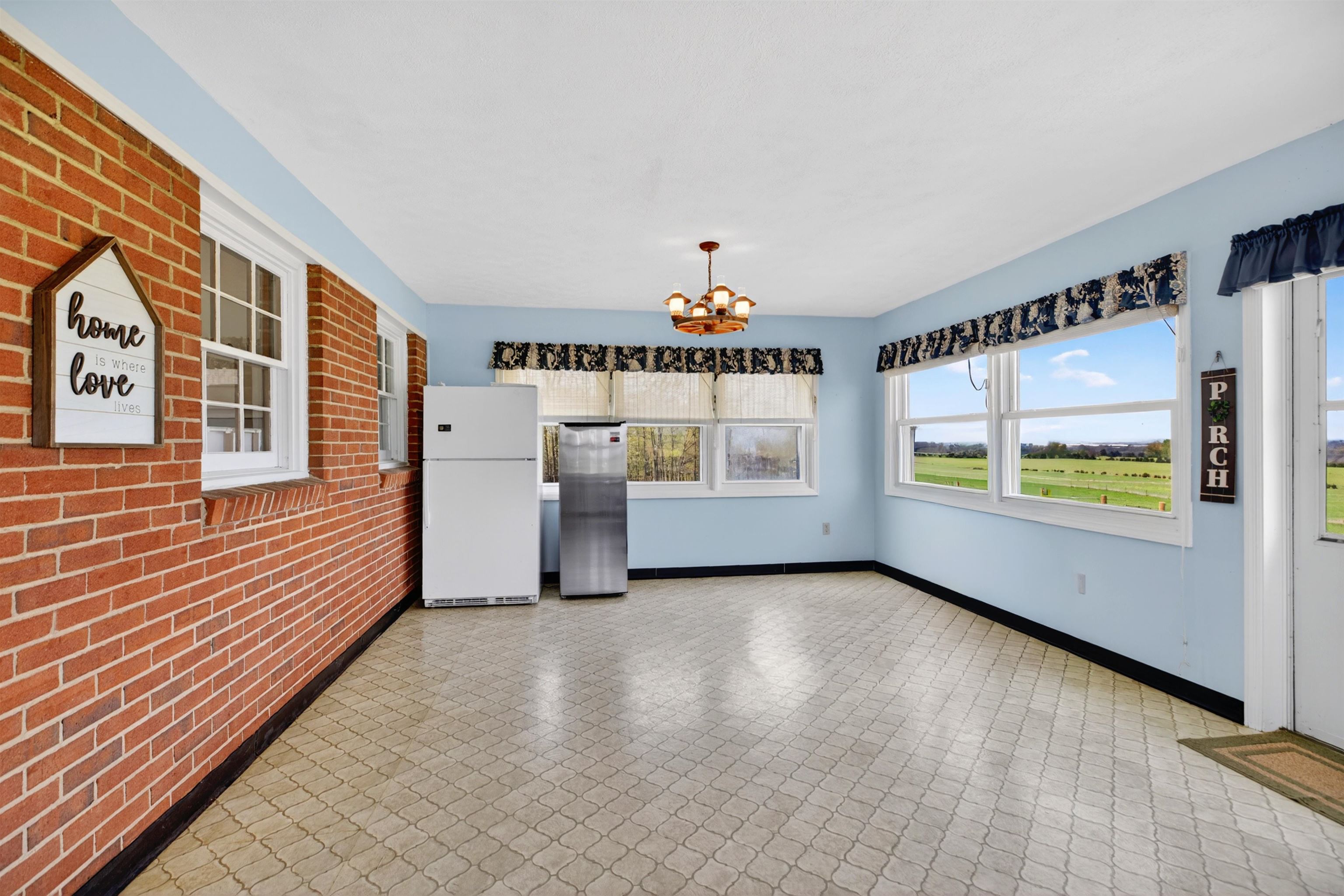 1522 DAM TOWN RD, FORT DEFIANCE, Virginia 24437, 3 Bedrooms Bedrooms, ,2 BathroomsBathrooms,Residential,1522 DAM TOWN RD,675869 MLS # 675869