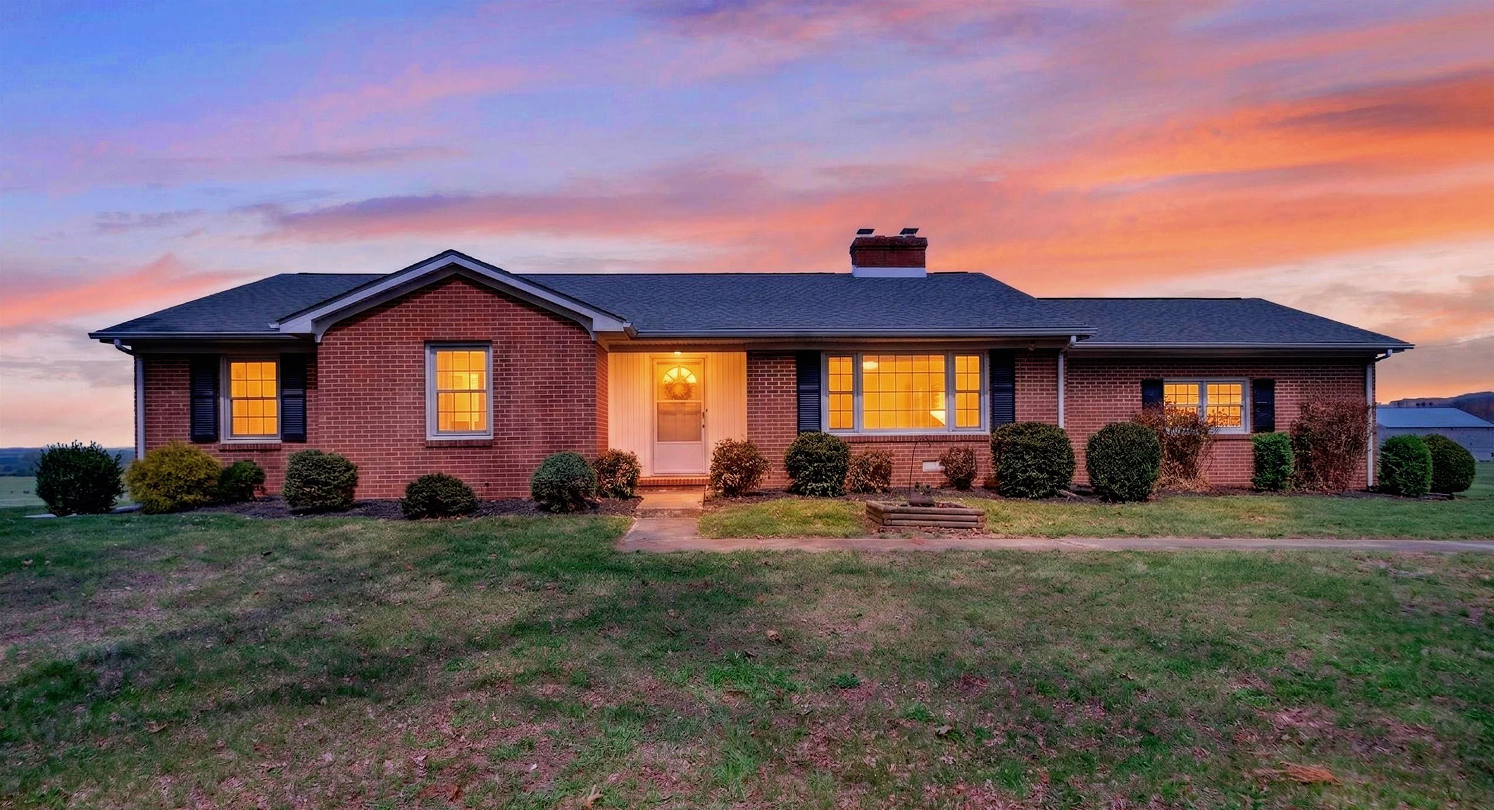 1522 DAM TOWN RD, FORT DEFIANCE, Virginia 24437, 3 Bedrooms Bedrooms, ,2 BathroomsBathrooms,Residential,1522 DAM TOWN RD,675869 MLS # 675869