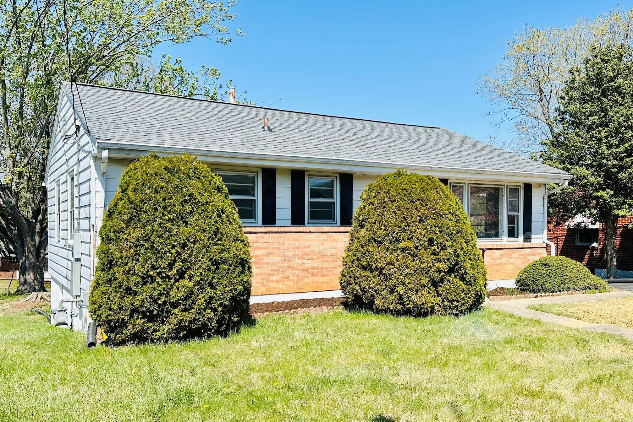 2403 PARK HILL RD, STAUNTON, Virginia 24401, 3 Bedrooms Bedrooms, ,1 BathroomBathrooms,Residential,2403 PARK HILL RD,675883 MLS # 675883