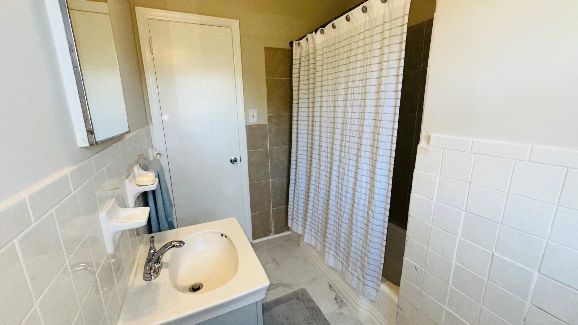 2403 PARK HILL RD, STAUNTON, Virginia 24401, 3 Bedrooms Bedrooms, ,1 BathroomBathrooms,Residential,2403 PARK HILL RD,675883 MLS # 675883