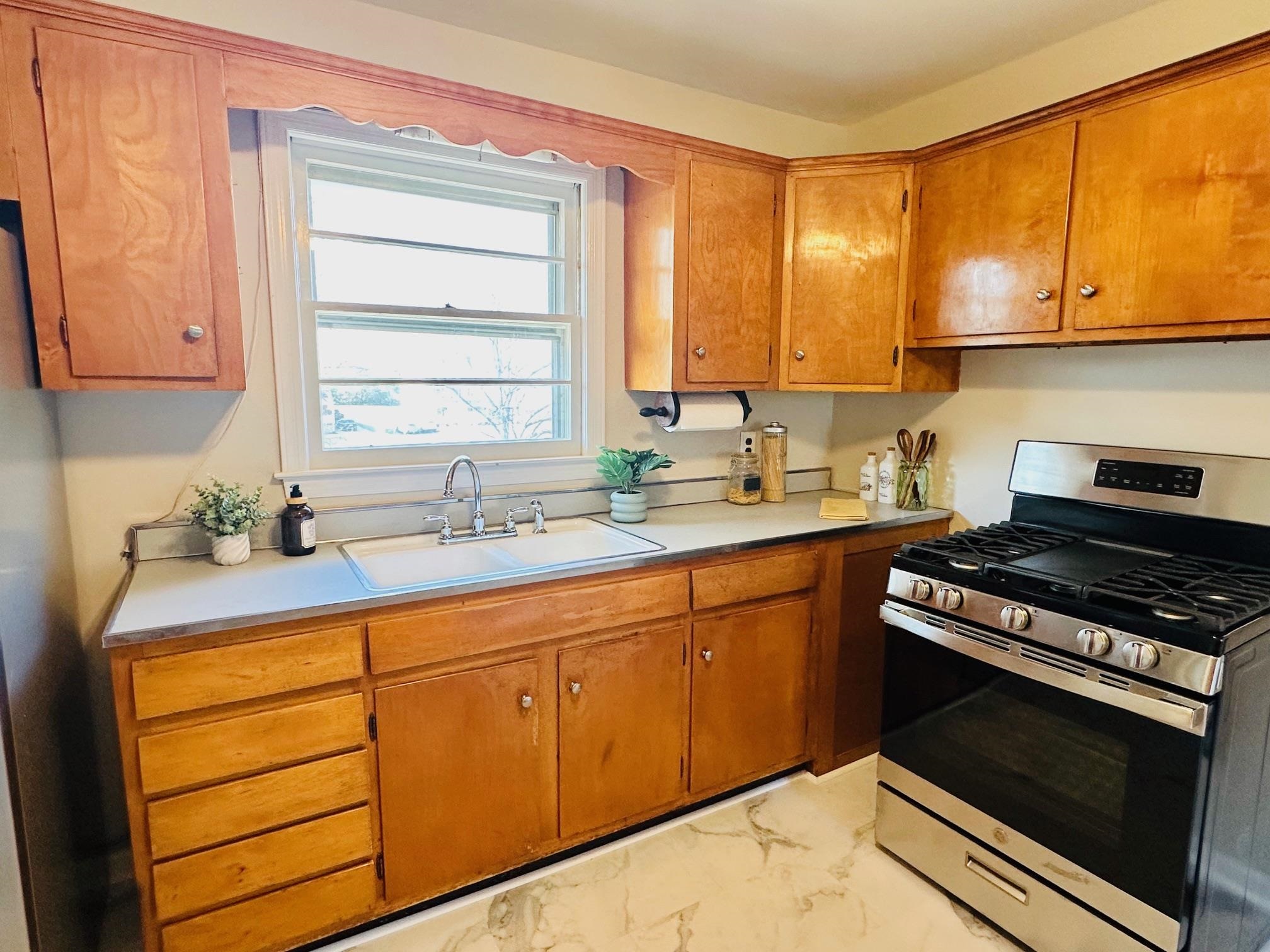 2403 PARK HILL RD, STAUNTON, Virginia 24401, 3 Bedrooms Bedrooms, ,1 BathroomBathrooms,Residential,2403 PARK HILL RD,675883 MLS # 675883