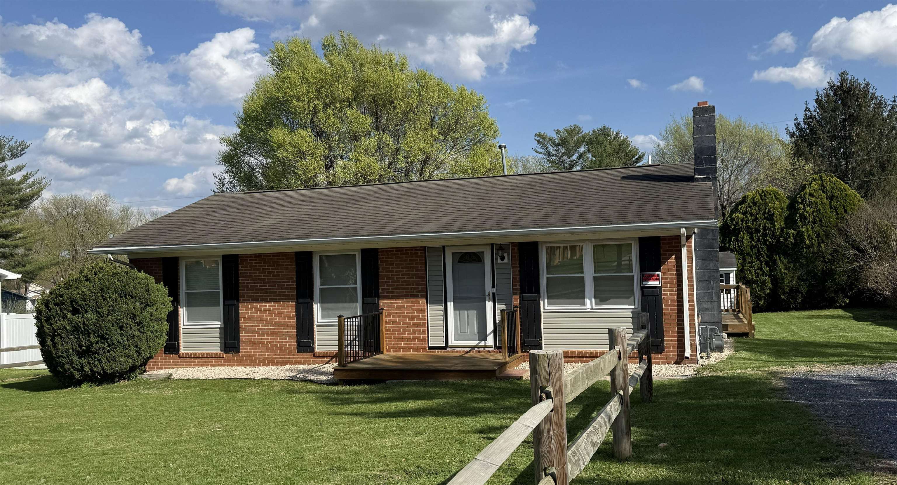 858 AUGUSTA FARMS RD, WAYNESBORO, Virginia 22980, 3 Bedrooms Bedrooms, ,1 BathroomBathrooms,Residential,858 AUGUSTA FARMS RD,675888 MLS # 675888