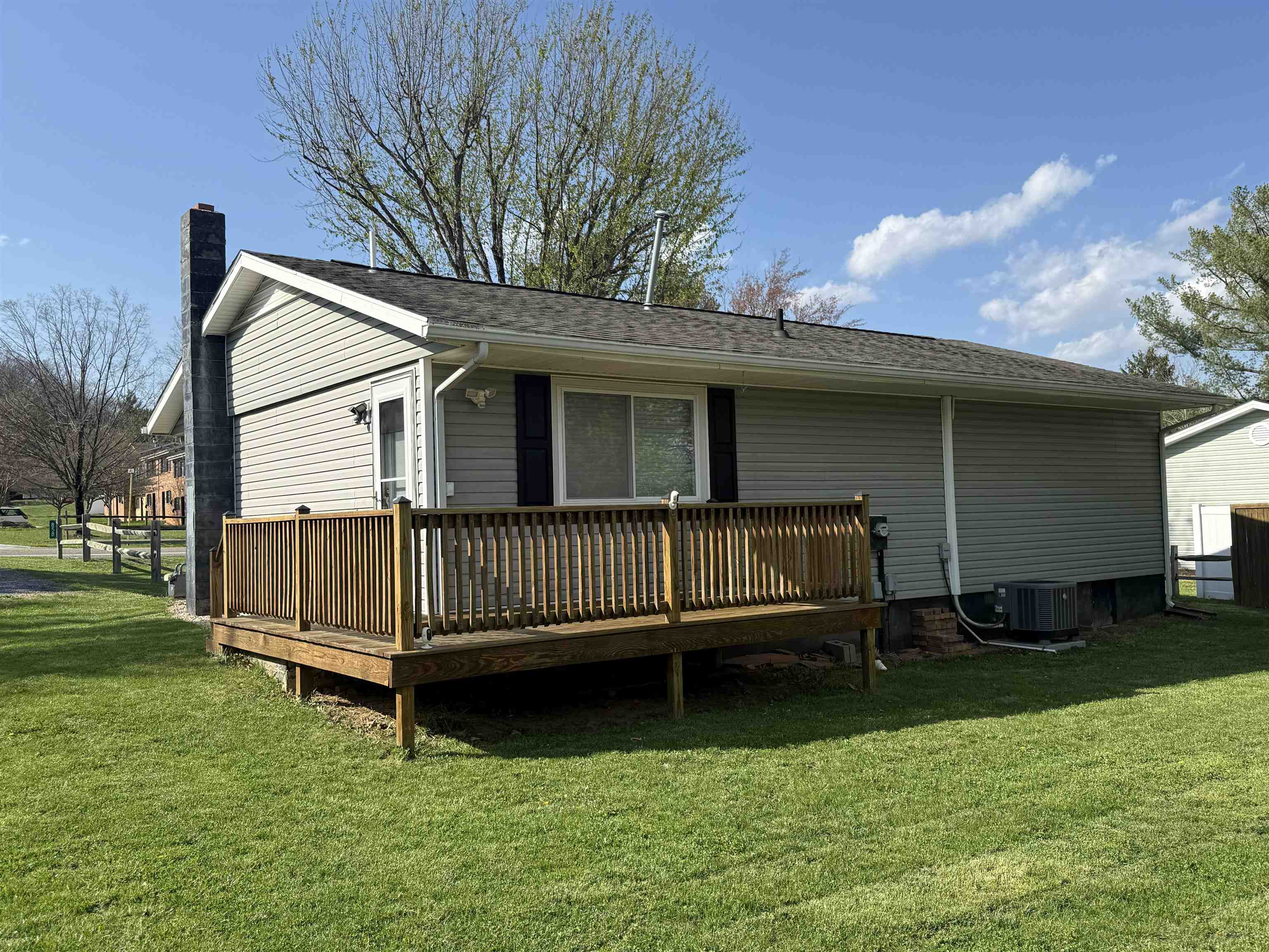 858 AUGUSTA FARMS RD, WAYNESBORO, Virginia 22980, 3 Bedrooms Bedrooms, ,1 BathroomBathrooms,Residential,858 AUGUSTA FARMS RD,675888 MLS # 675888