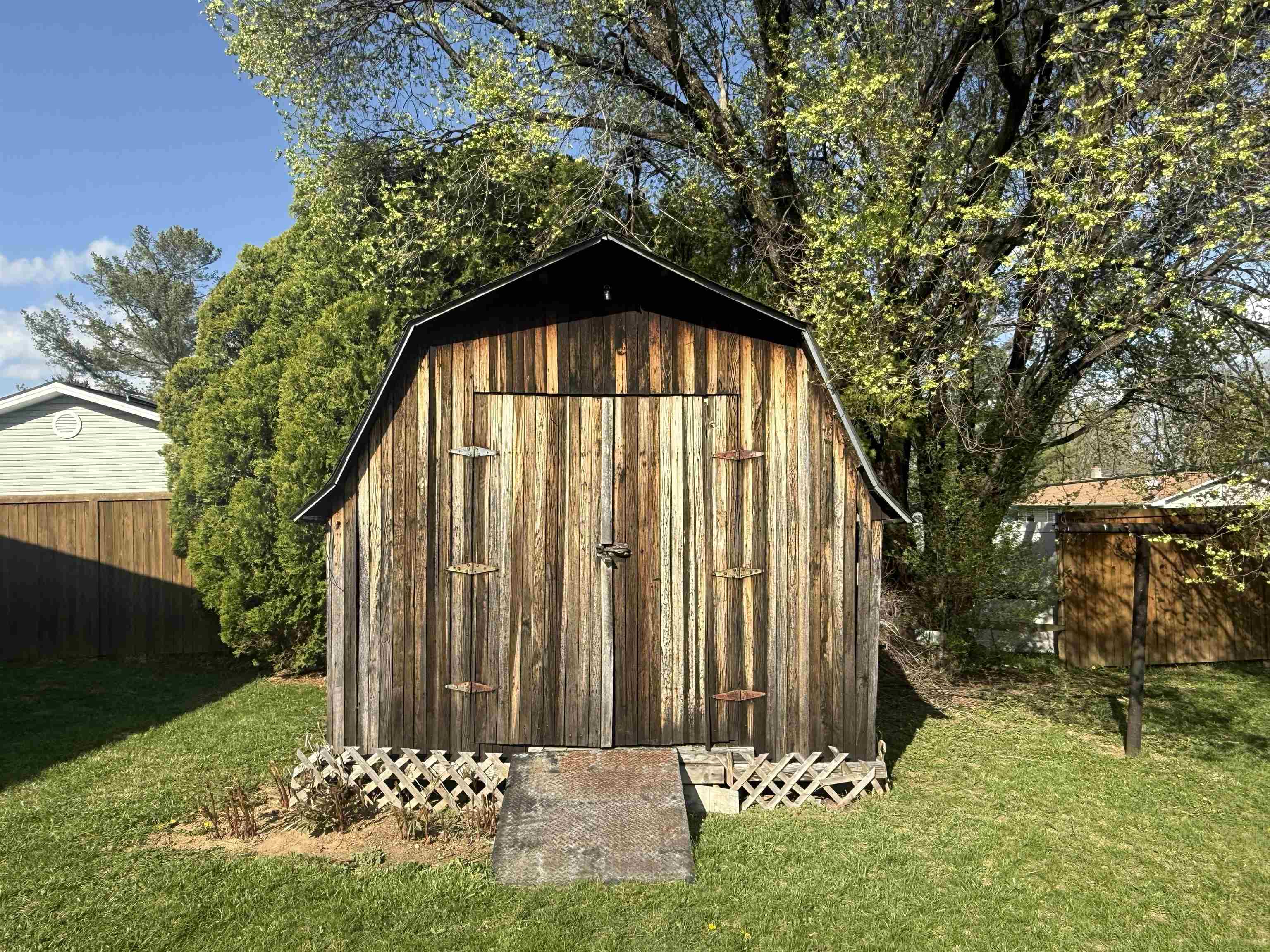 858 AUGUSTA FARMS RD, WAYNESBORO, Virginia 22980, 3 Bedrooms Bedrooms, ,1 BathroomBathrooms,Residential,858 AUGUSTA FARMS RD,675888 MLS # 675888