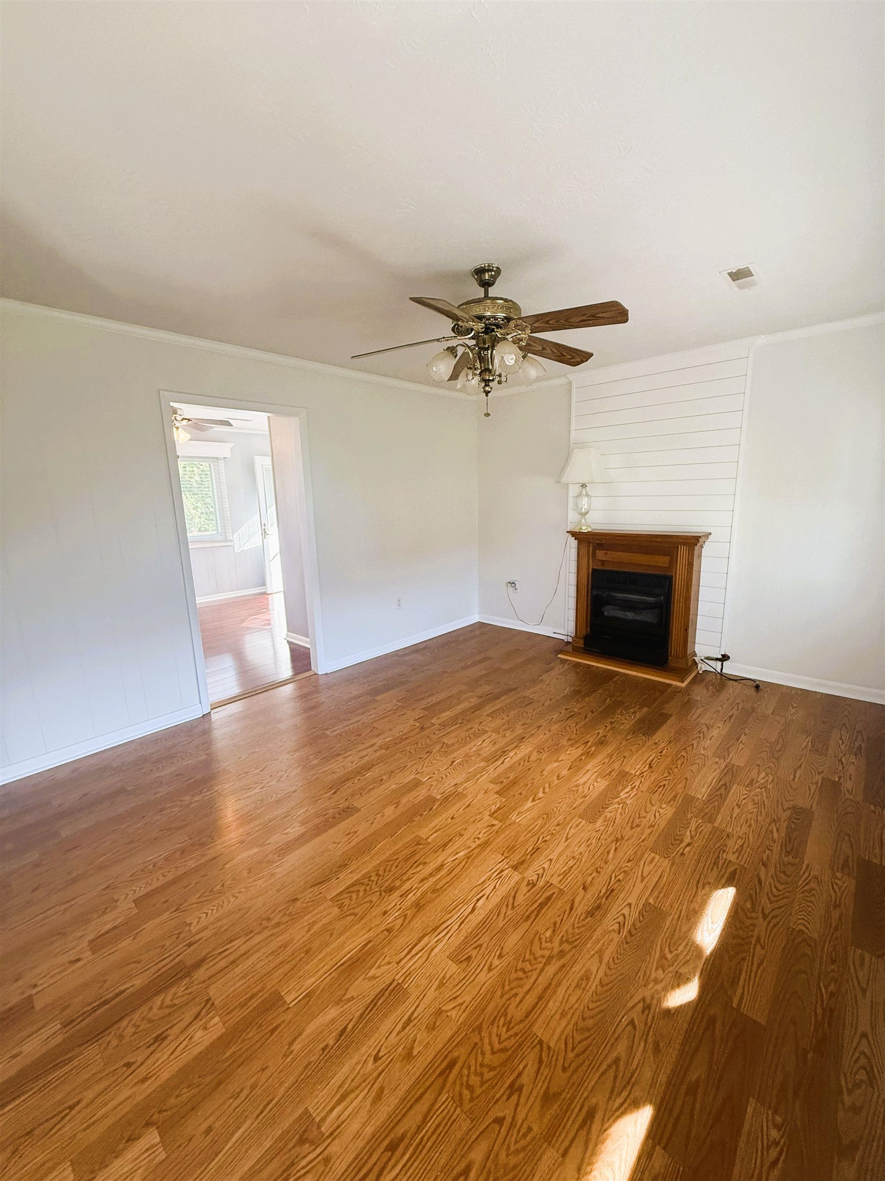 858 AUGUSTA FARMS RD, WAYNESBORO, Virginia 22980, 3 Bedrooms Bedrooms, ,1 BathroomBathrooms,Residential,858 AUGUSTA FARMS RD,675888 MLS # 675888