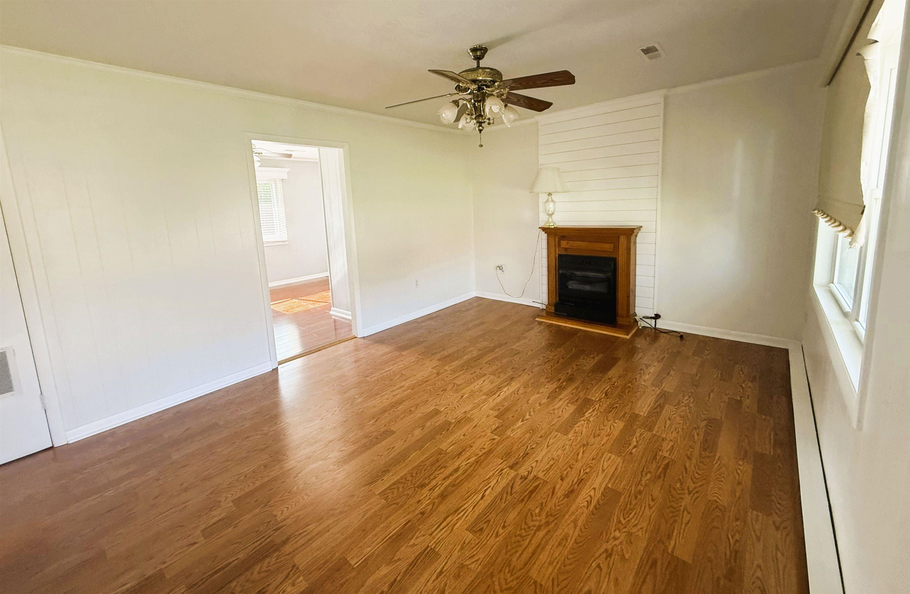 858 AUGUSTA FARMS RD, WAYNESBORO, Virginia 22980, 3 Bedrooms Bedrooms, ,1 BathroomBathrooms,Residential,858 AUGUSTA FARMS RD,675888 MLS # 675888