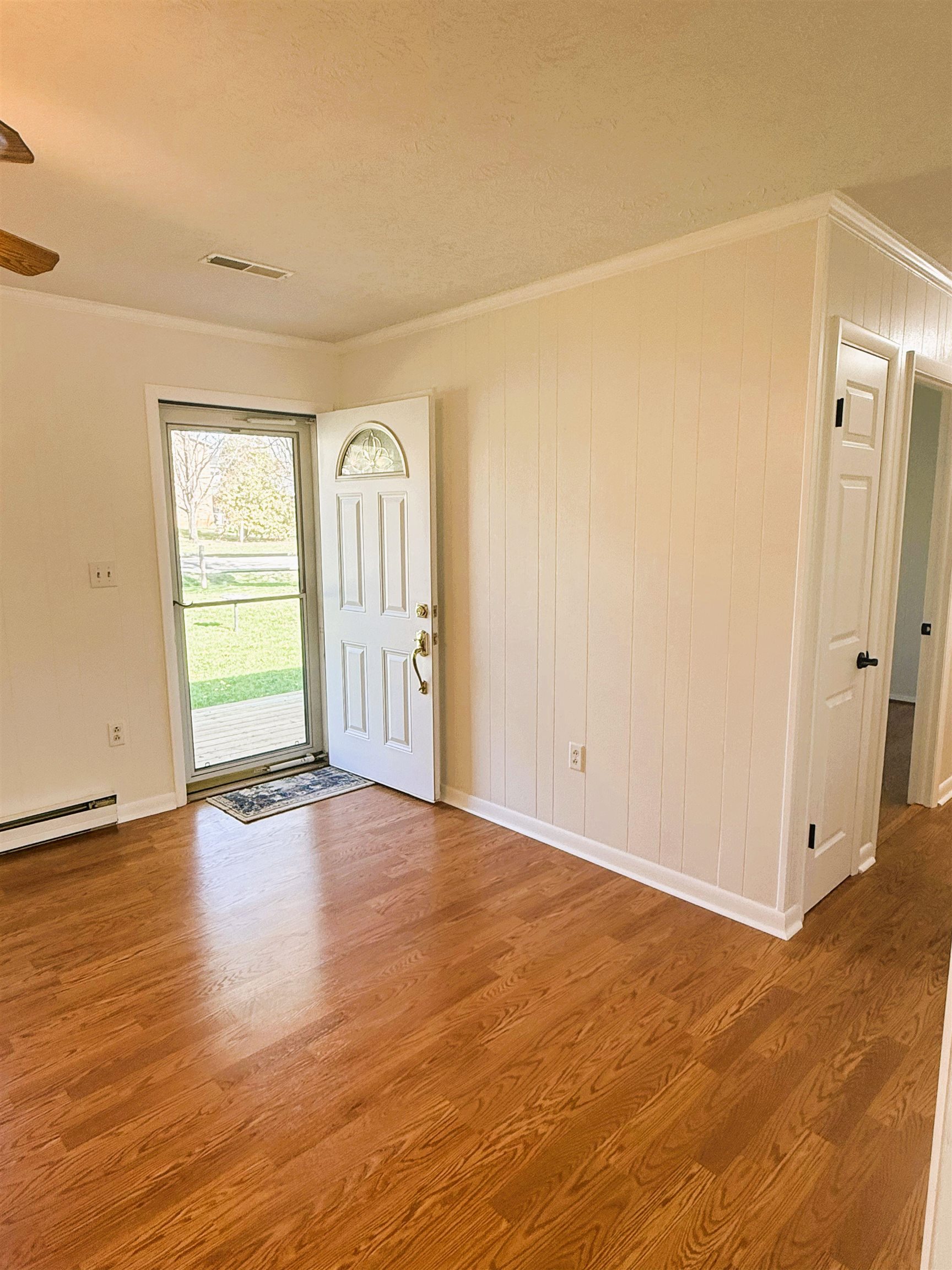 858 AUGUSTA FARMS RD, WAYNESBORO, Virginia 22980, 3 Bedrooms Bedrooms, ,1 BathroomBathrooms,Residential,858 AUGUSTA FARMS RD,675888 MLS # 675888