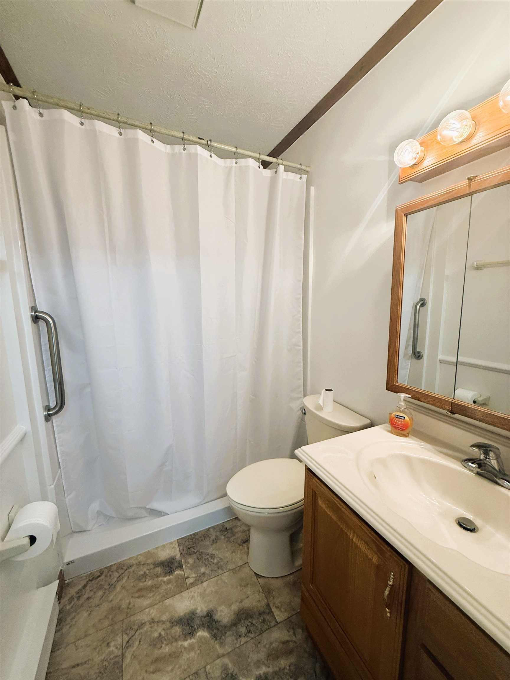 858 AUGUSTA FARMS RD, WAYNESBORO, Virginia 22980, 3 Bedrooms Bedrooms, ,1 BathroomBathrooms,Residential,858 AUGUSTA FARMS RD,675888 MLS # 675888