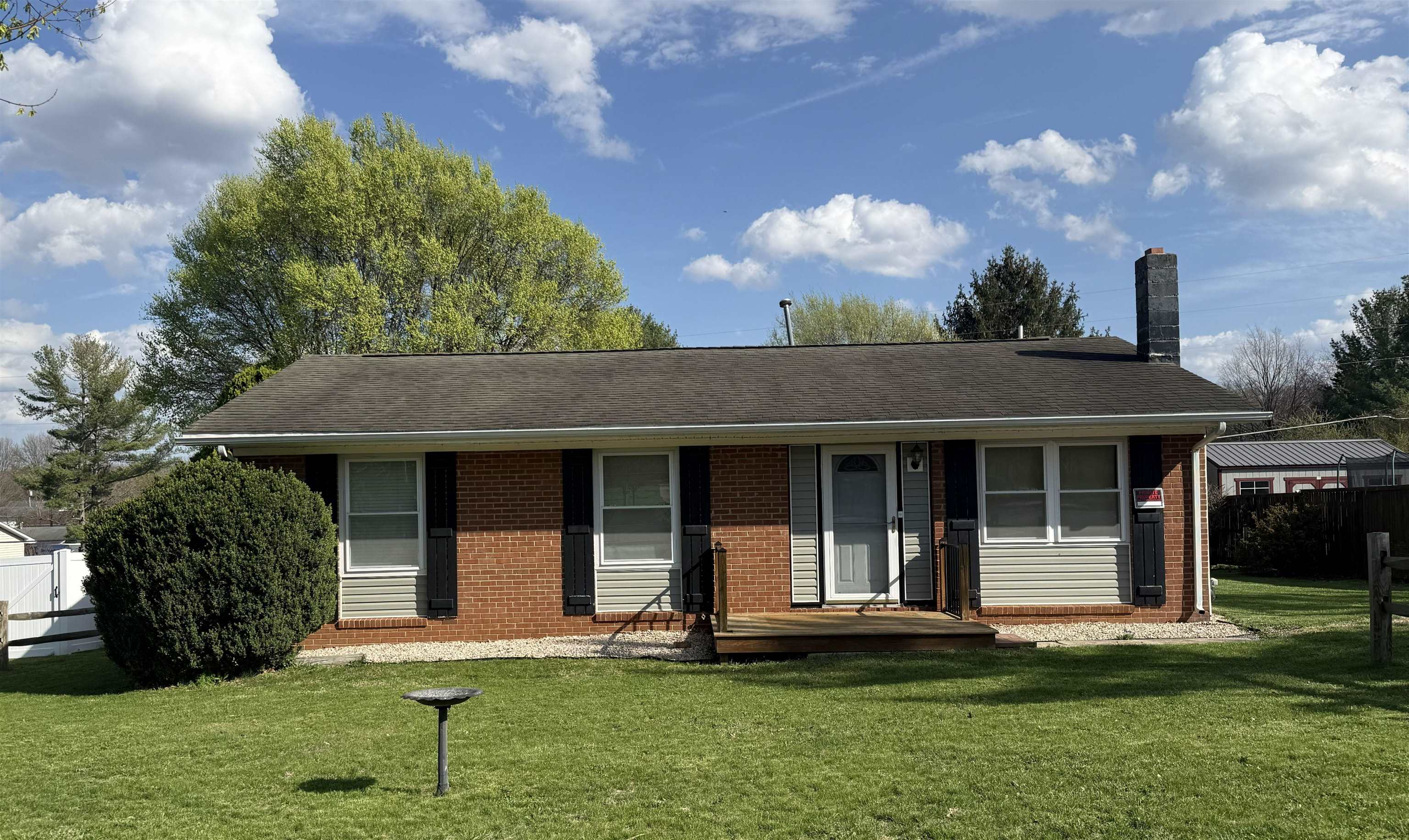 858 AUGUSTA FARMS RD, WAYNESBORO, Virginia 22980, 3 Bedrooms Bedrooms, ,1 BathroomBathrooms,Residential,858 AUGUSTA FARMS RD,675888 MLS # 675888