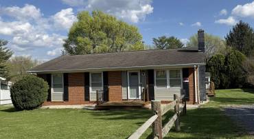 858 AUGUSTA FARMS RD, WAYNESBORO, Virginia 22980, 3 Bedrooms Bedrooms, ,1 BathroomBathrooms,Residential,858 AUGUSTA FARMS RD,675888 MLS # 675888