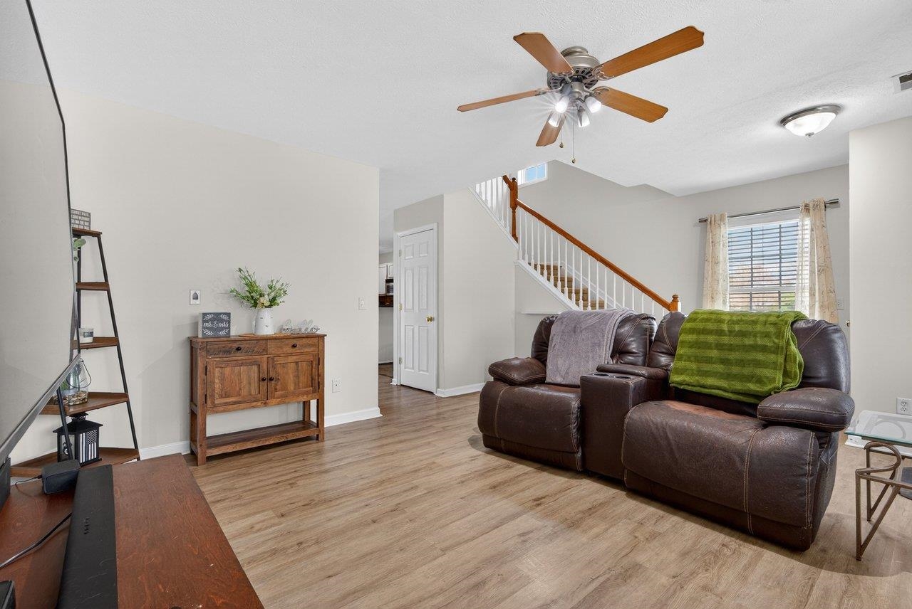 223 ASPEN AVE, GROTTOES, Virginia 24441, 3 Bedrooms Bedrooms, ,2 BathroomsBathrooms,Residential,223 ASPEN AVE,675893 MLS # 675893