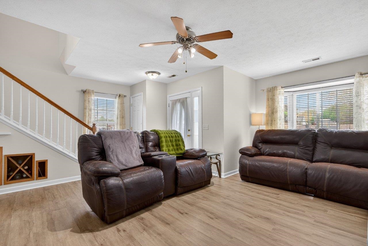 223 ASPEN AVE, GROTTOES, Virginia 24441, 3 Bedrooms Bedrooms, ,2 BathroomsBathrooms,Residential,223 ASPEN AVE,675893 MLS # 675893