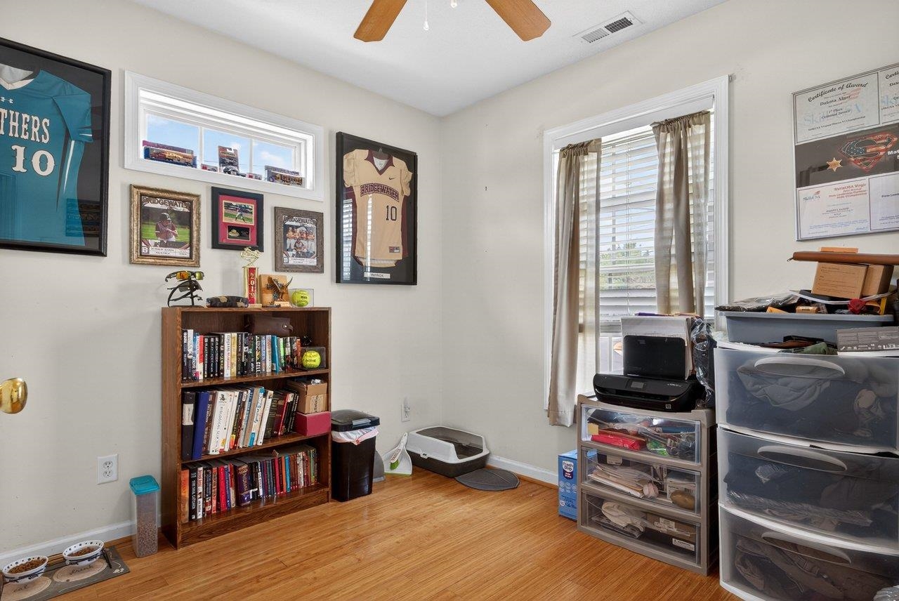 223 ASPEN AVE, GROTTOES, Virginia 24441, 3 Bedrooms Bedrooms, ,2 BathroomsBathrooms,Residential,223 ASPEN AVE,675893 MLS # 675893