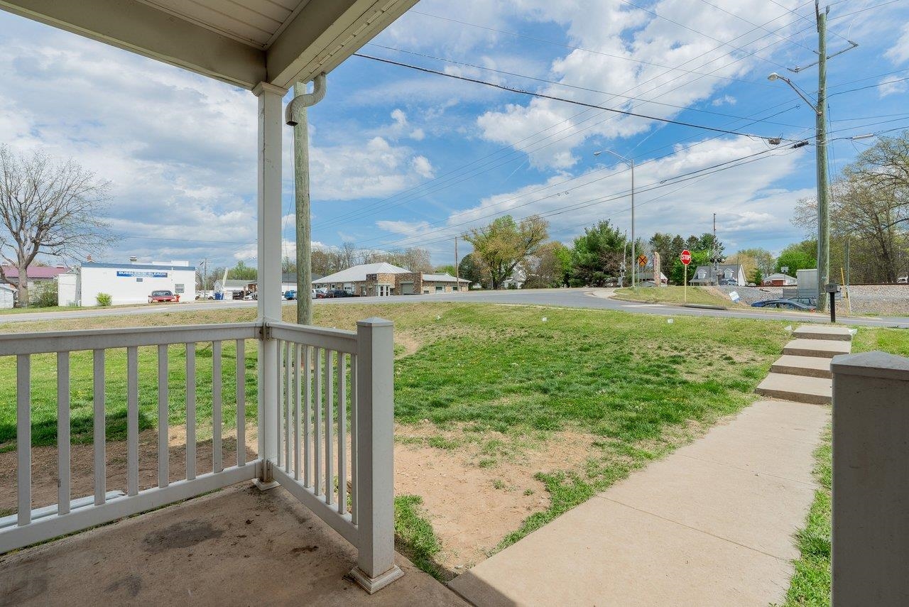 223 ASPEN AVE, GROTTOES, Virginia 24441, 3 Bedrooms Bedrooms, ,2 BathroomsBathrooms,Residential,223 ASPEN AVE,675893 MLS # 675893