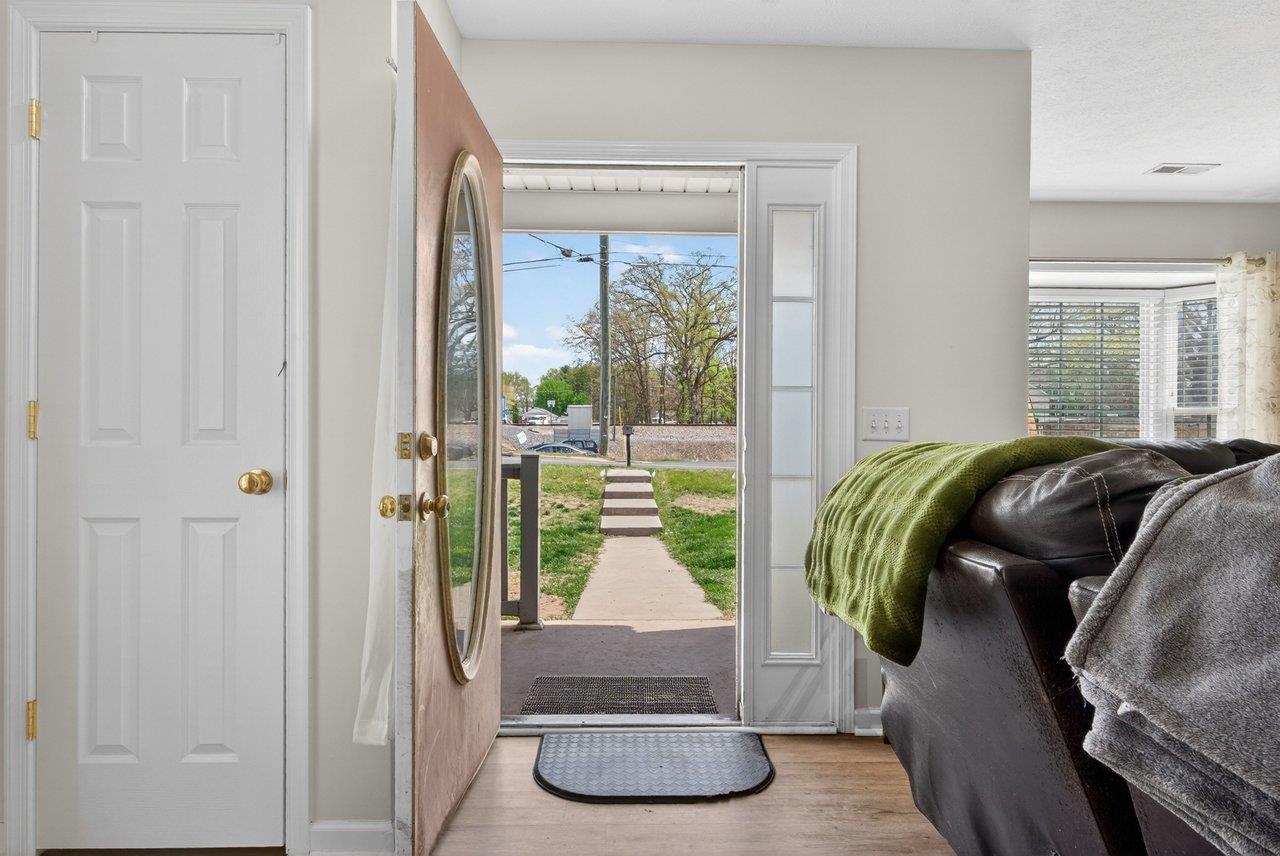 223 ASPEN AVE, GROTTOES, Virginia 24441, 3 Bedrooms Bedrooms, ,2 BathroomsBathrooms,Residential,223 ASPEN AVE,675893 MLS # 675893