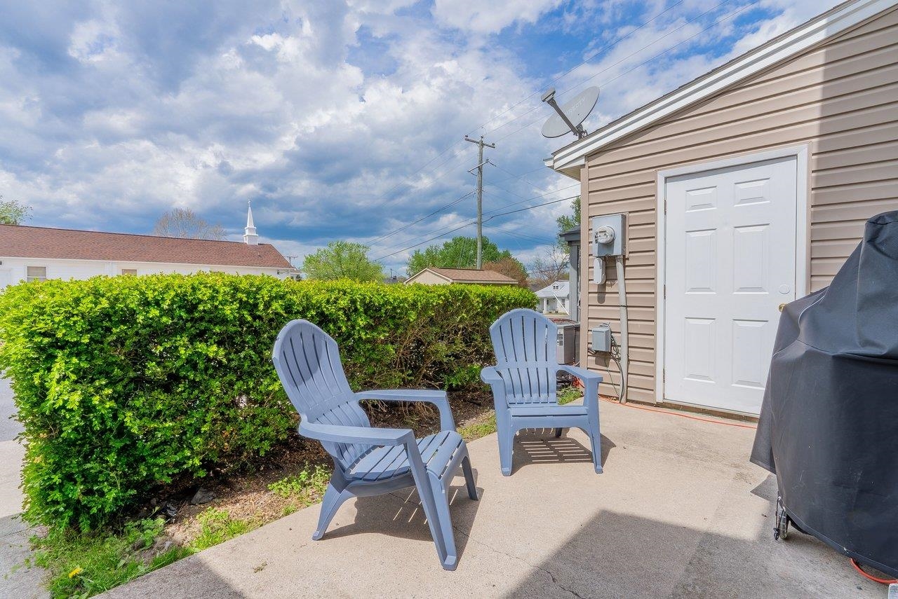 223 ASPEN AVE, GROTTOES, Virginia 24441, 3 Bedrooms Bedrooms, ,2 BathroomsBathrooms,Residential,223 ASPEN AVE,675893 MLS # 675893