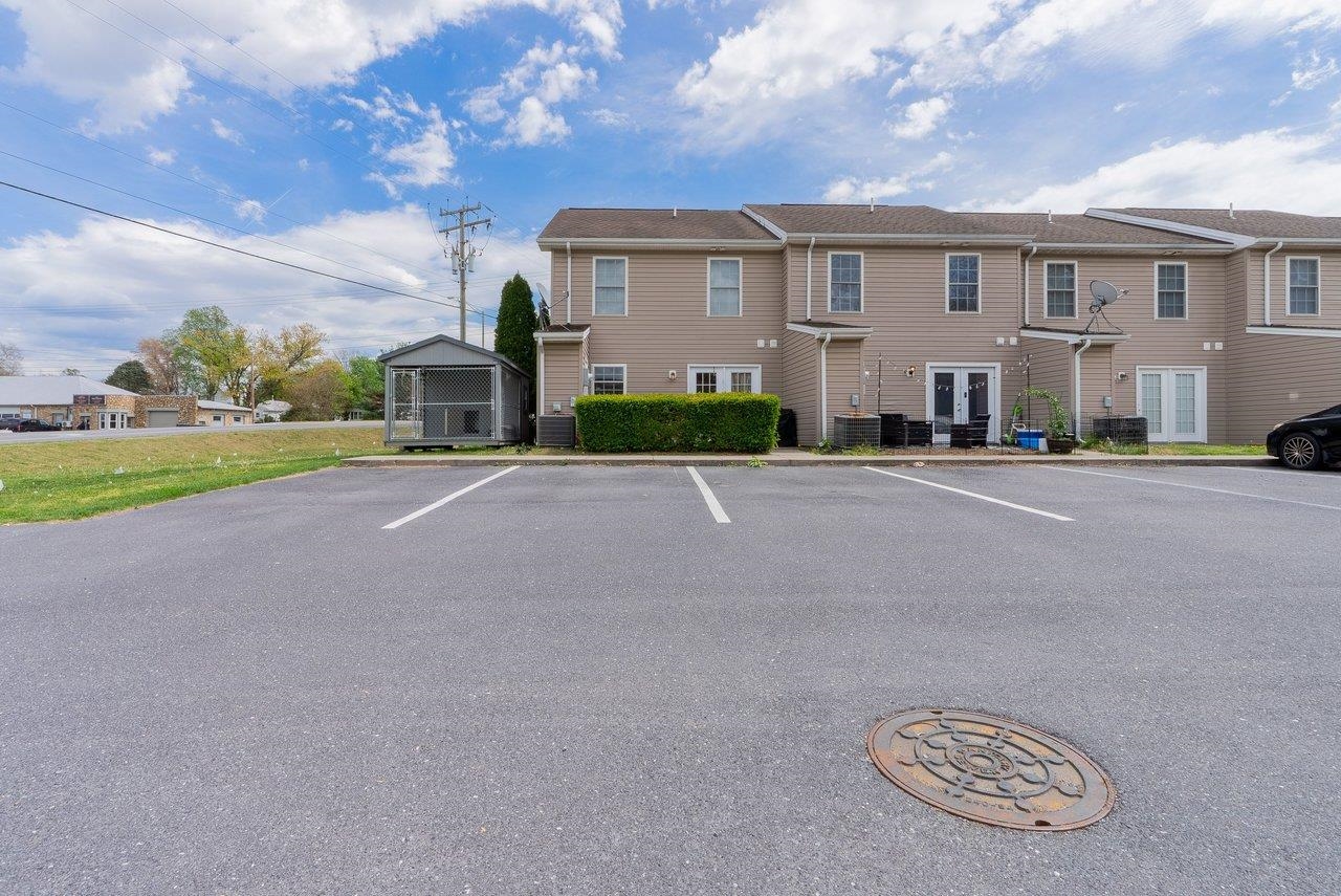 223 ASPEN AVE, GROTTOES, Virginia 24441, 3 Bedrooms Bedrooms, ,2 BathroomsBathrooms,Residential,223 ASPEN AVE,675893 MLS # 675893