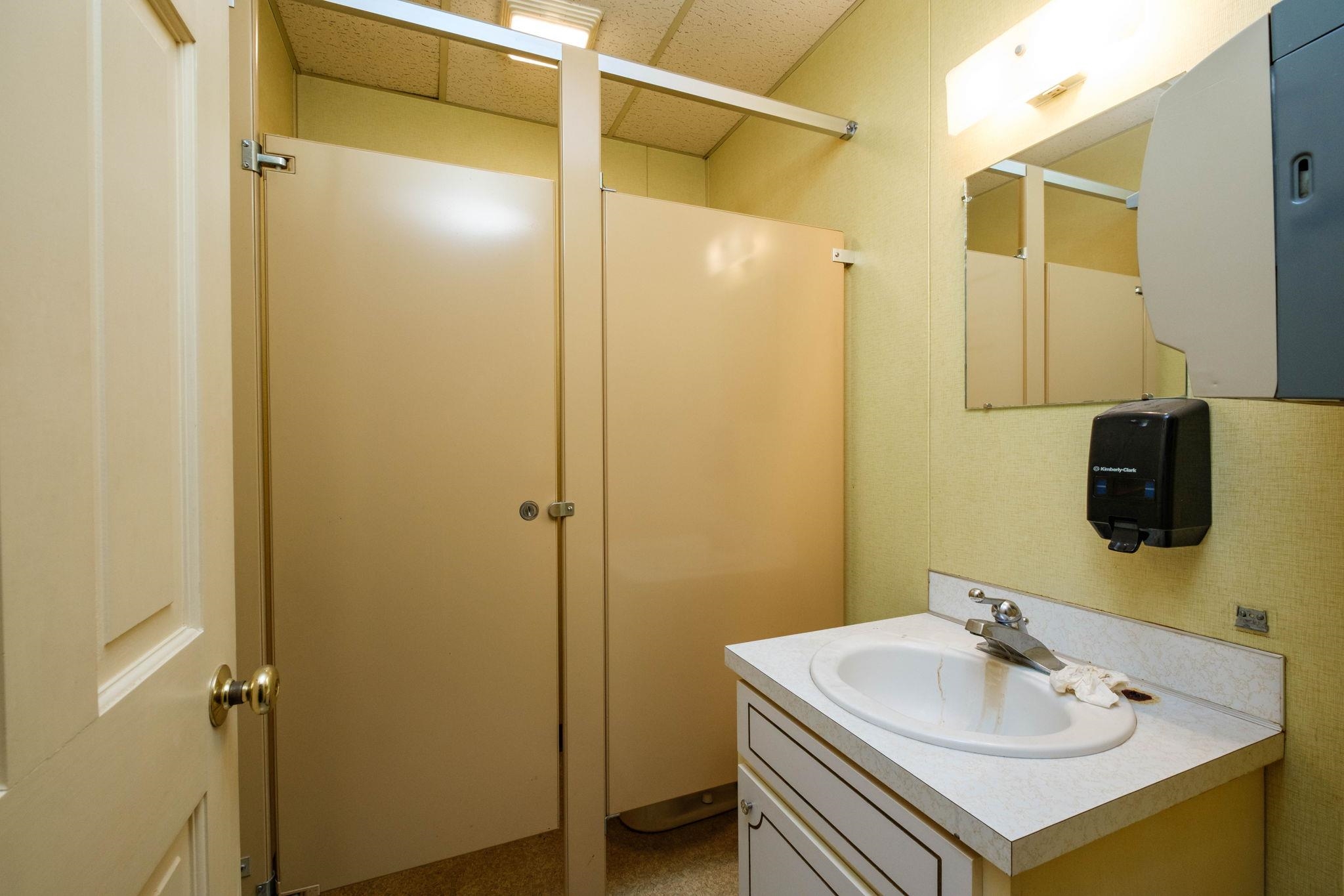 120 S MAIN ST, EDINBURG, Virginia 22824, ,Commercial,120 S MAIN ST,675914 MLS # 675914