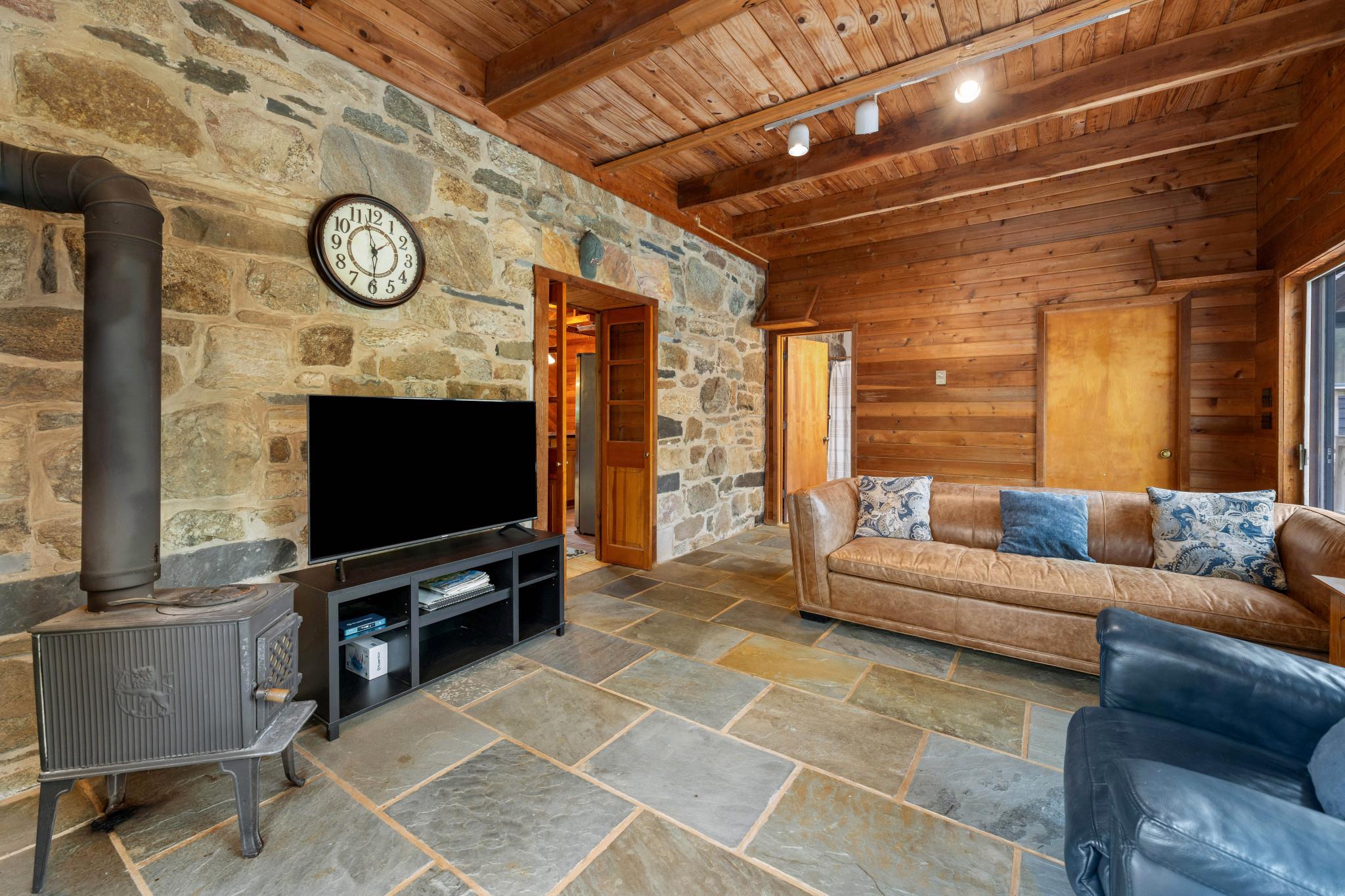 902 HARRIS HOLLOW RD, WASHINGTON, Virginia, 4 Bedrooms Bedrooms, ,4 BathroomsBathrooms,Residential,902 HARRIS HOLLOW RD,VARP2002516 MLS # VARP2002516