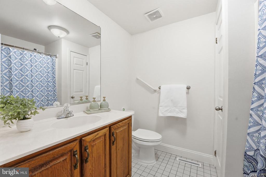 308 WESTOVER PKWY, LOCUST GROVE, Virginia 22508, 4 Bedrooms Bedrooms, ,3 BathroomsBathrooms,Residential,308 WESTOVER PKWY,VAOR2013510 MLS # VAOR2013510