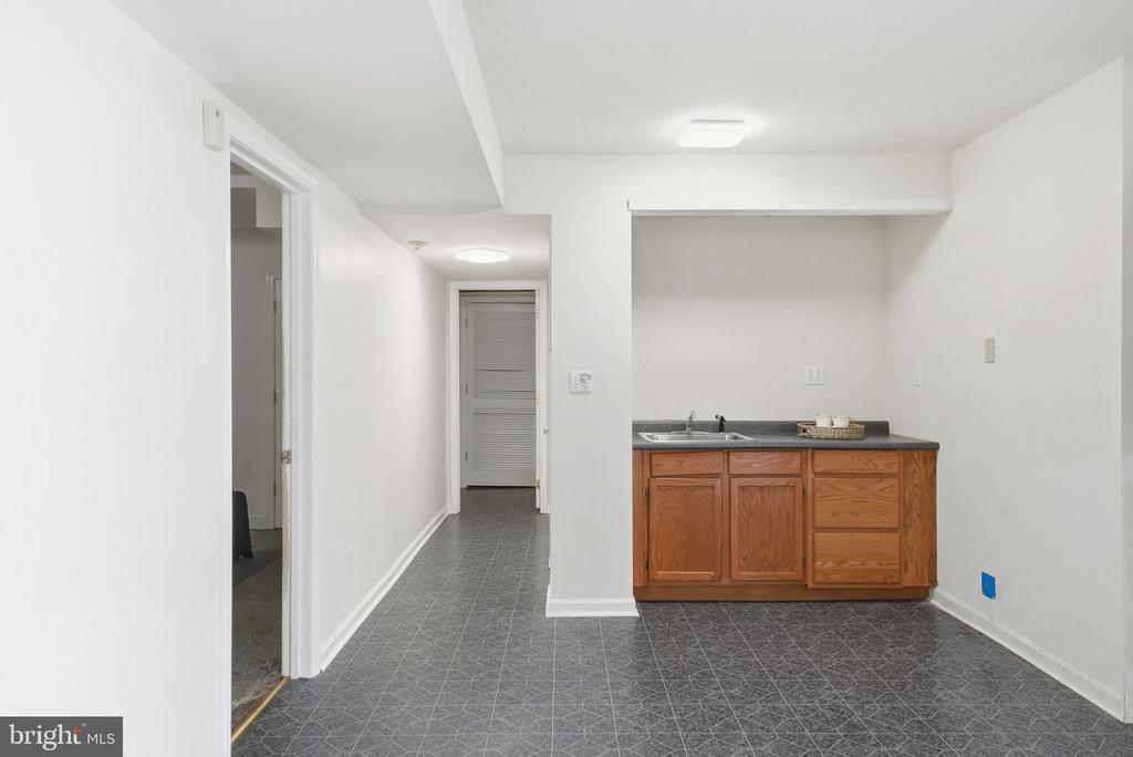 308 WESTOVER PKWY, LOCUST GROVE, Virginia 22508, 4 Bedrooms Bedrooms, ,3 BathroomsBathrooms,Residential,308 WESTOVER PKWY,VAOR2013510 MLS # VAOR2013510